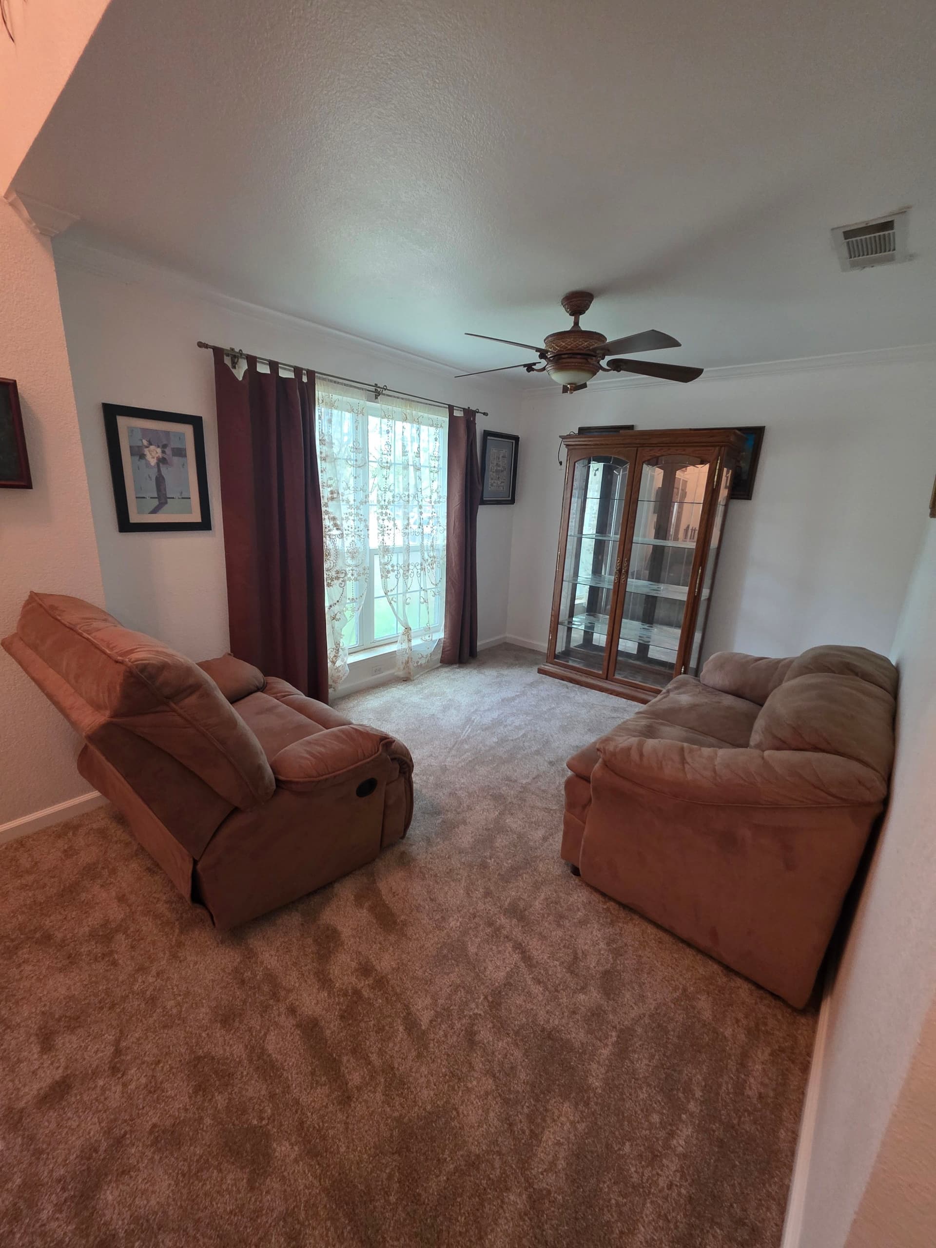 Gallery photos for 60oz Mohawk Carpet and New Baseboards Installed Throughout This Home: Image #3