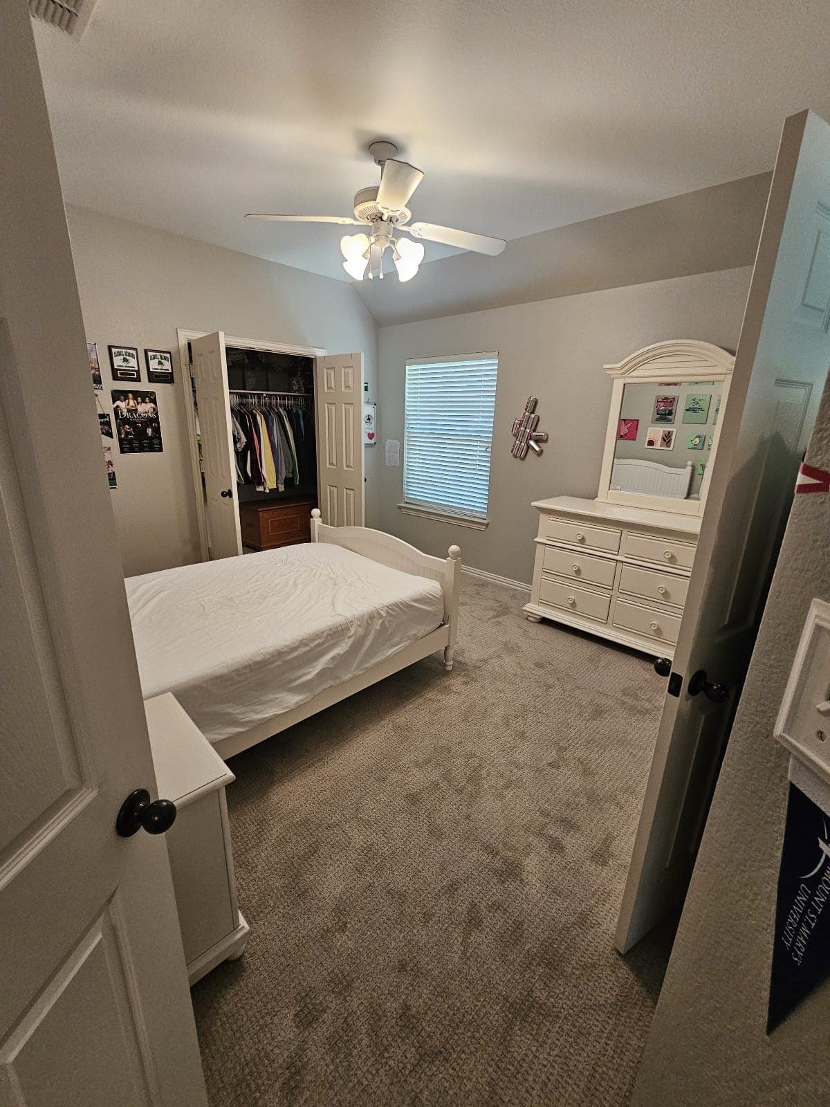 Gallery photos for Crafting Comfort with Mohawk Carpets: Image #5