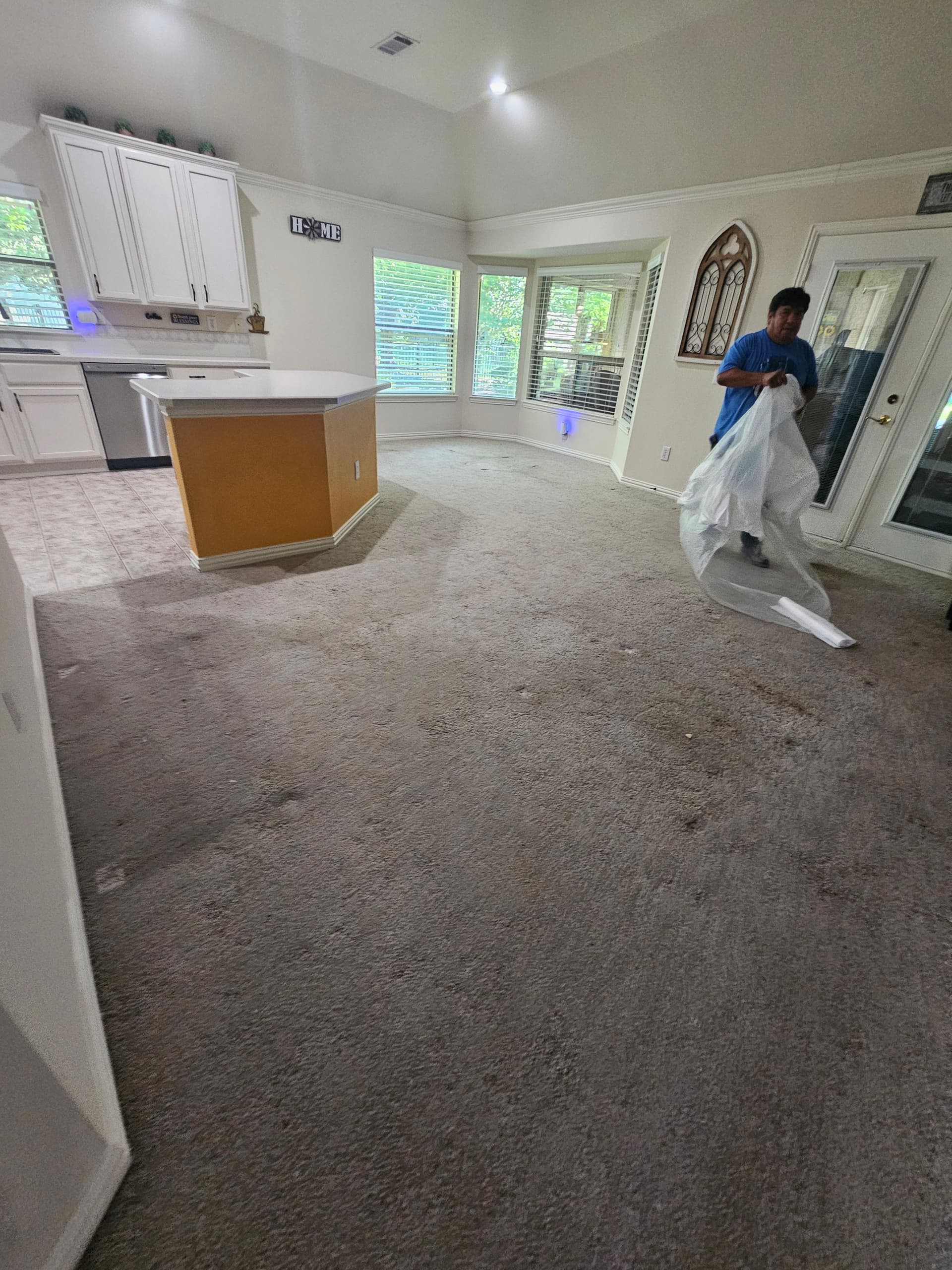 Gallery photos for Stunning Home Makeover With Carpet Installation and Luxury Planks: Image #2