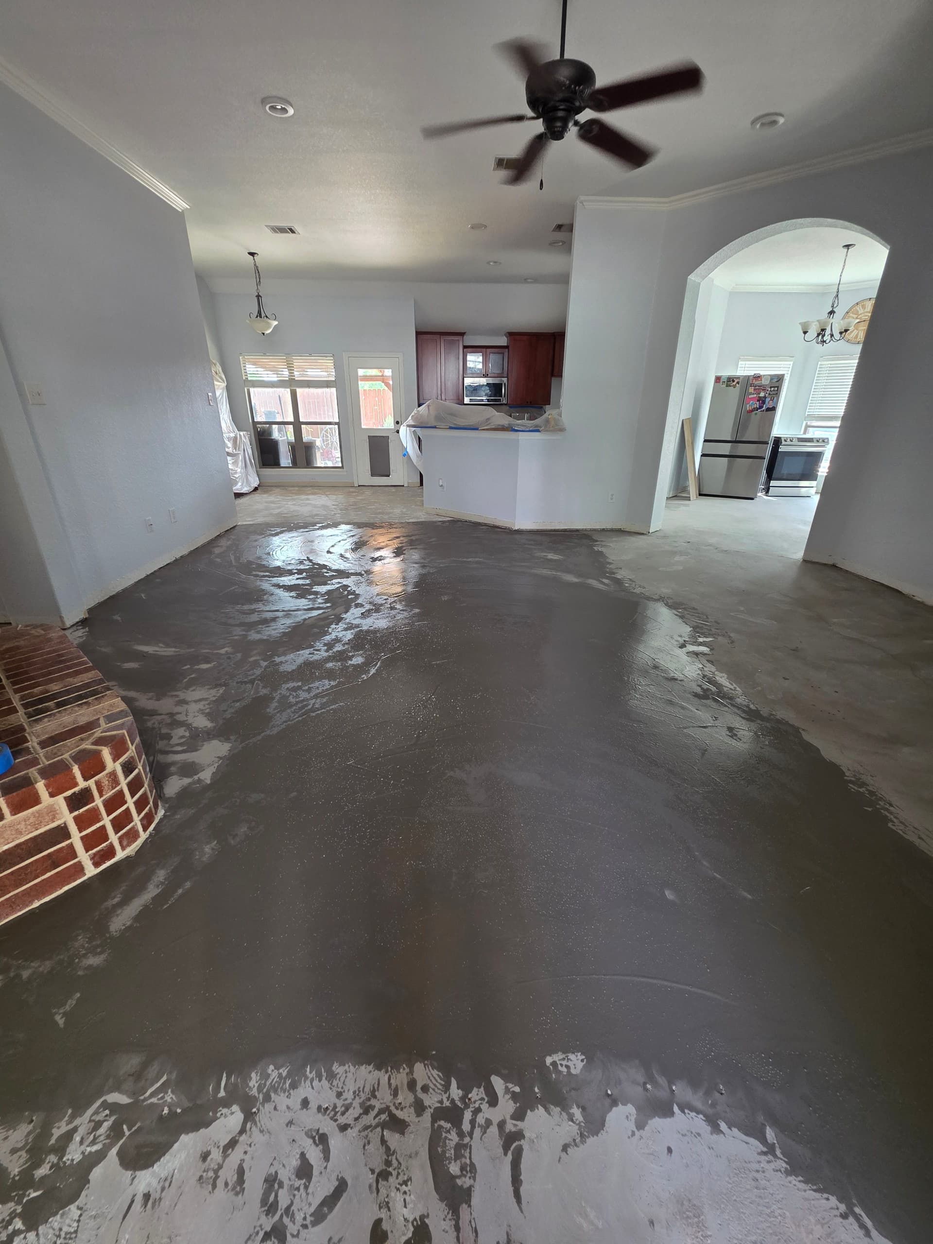 Gallery photos for Waxahachie Home Gets a Full Floor Overhaul With Water-Resistant Laminate: Image #7