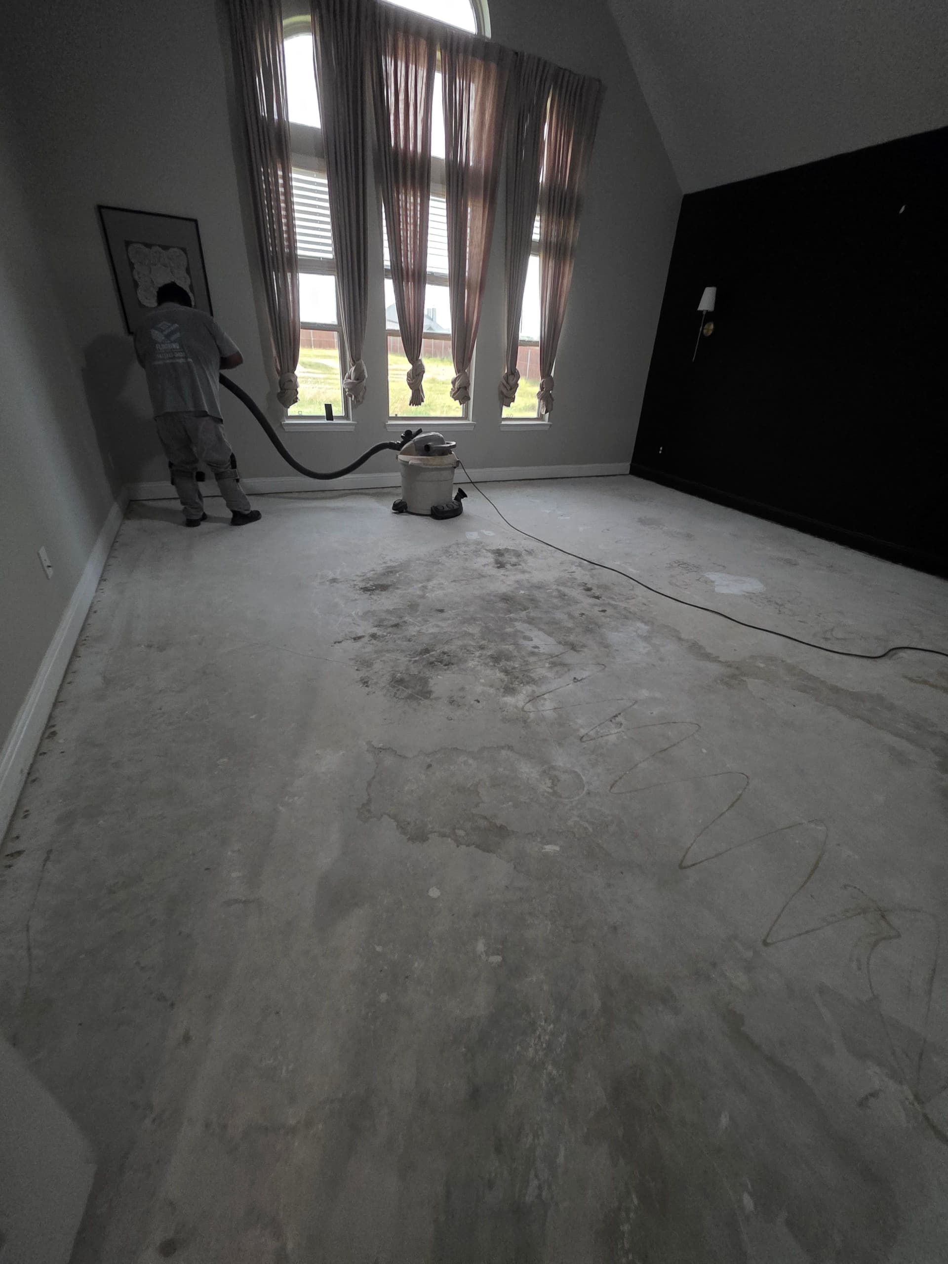 Gallery photos for Carpet Pulled, Vinyl Plank Installed in Waxahachie Home: Image #2