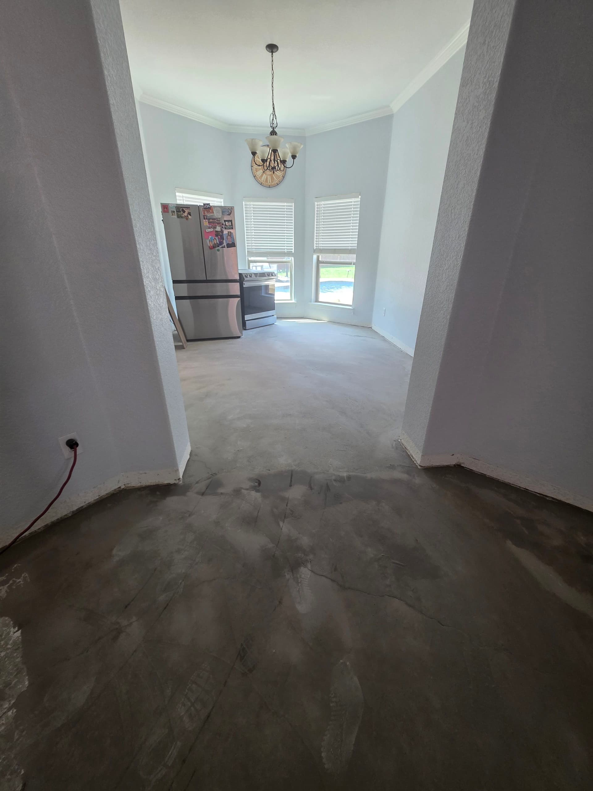 Gallery photos for Waxahachie Home Gets a Full Floor Overhaul With Water-Resistant Laminate: Image #9