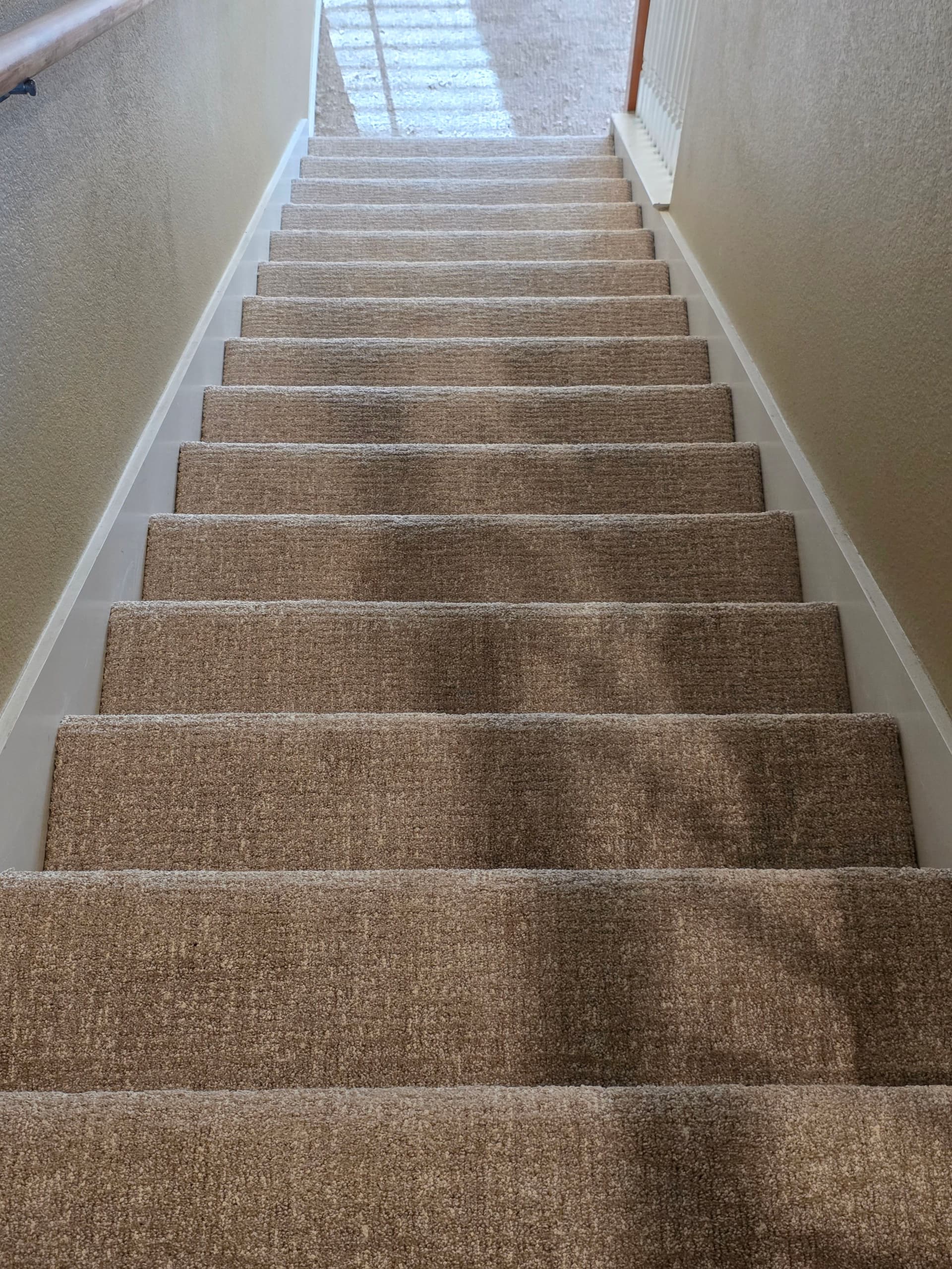 Gallery photos for Fresh Berber Carpet Installation in a Cozy Home: Image #9