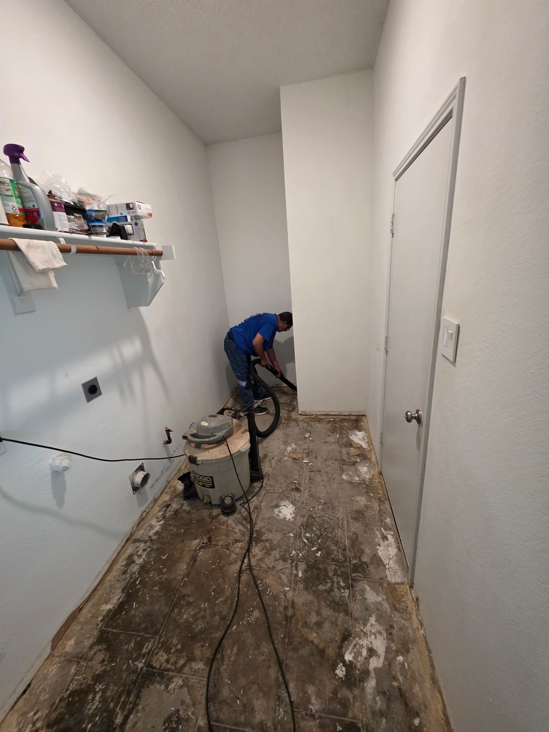 Gallery photos for Master Bedroom Mohawk Carpet and Laundry Room LVT Floor Upgrade: Image #2