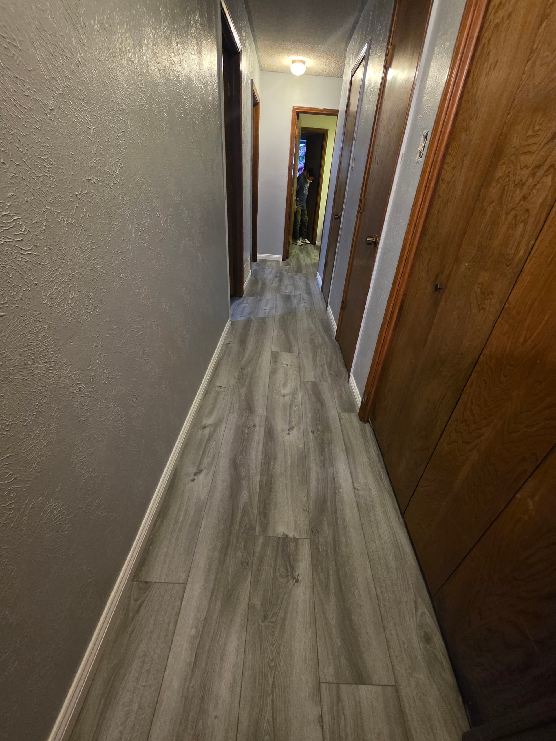 Gallery photos for Stunning Home Renovation with Wood-Look Flooring: Image #4