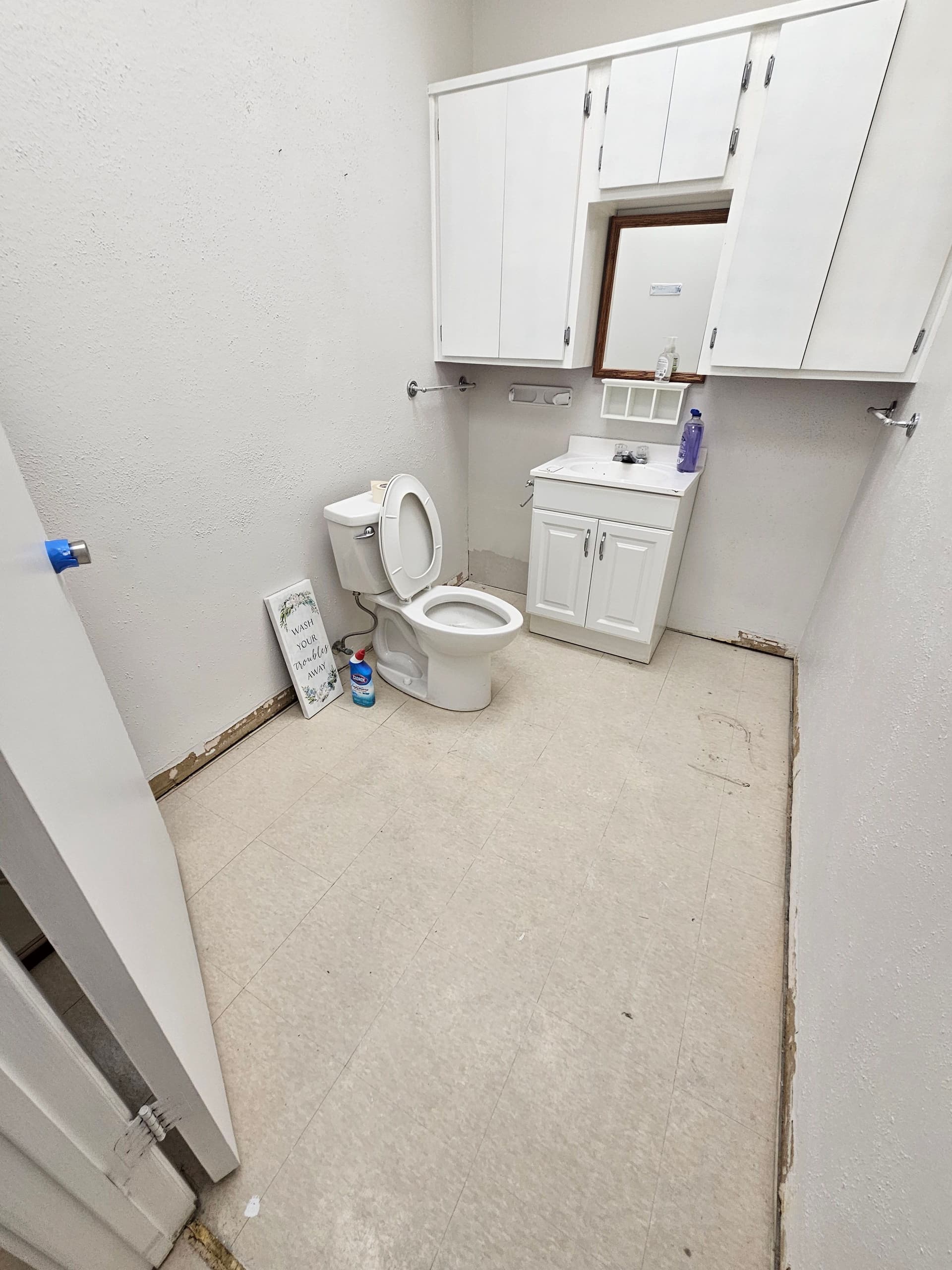 Gallery photos for Waxahachie Clinic Gets Vinyl Plank, Carpet Tile, and Cove Base Upgrade: Image #3