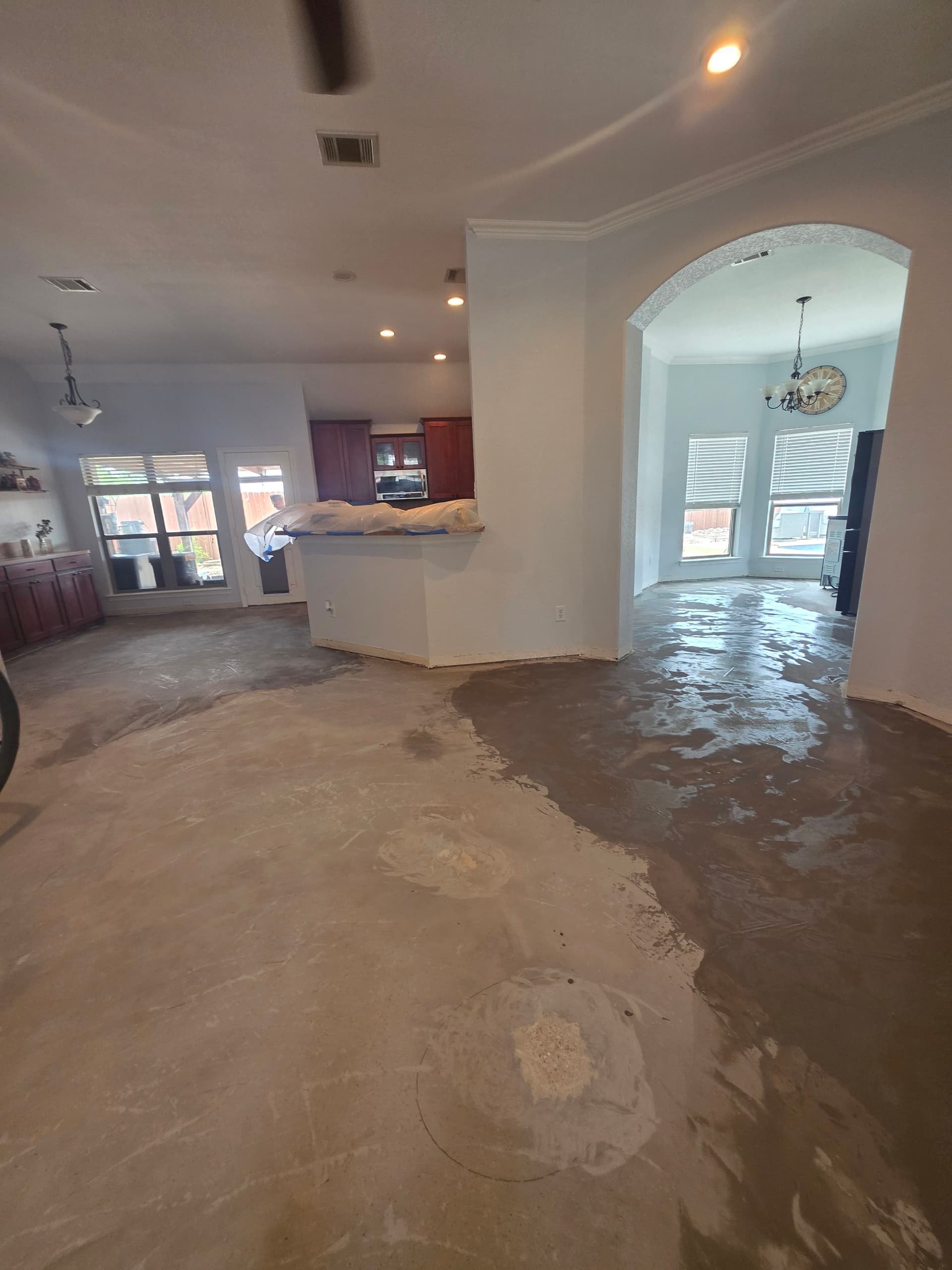 Gallery photos for Waxahachie Home Gets a Full Floor Overhaul With Water-Resistant Laminate: Image #8