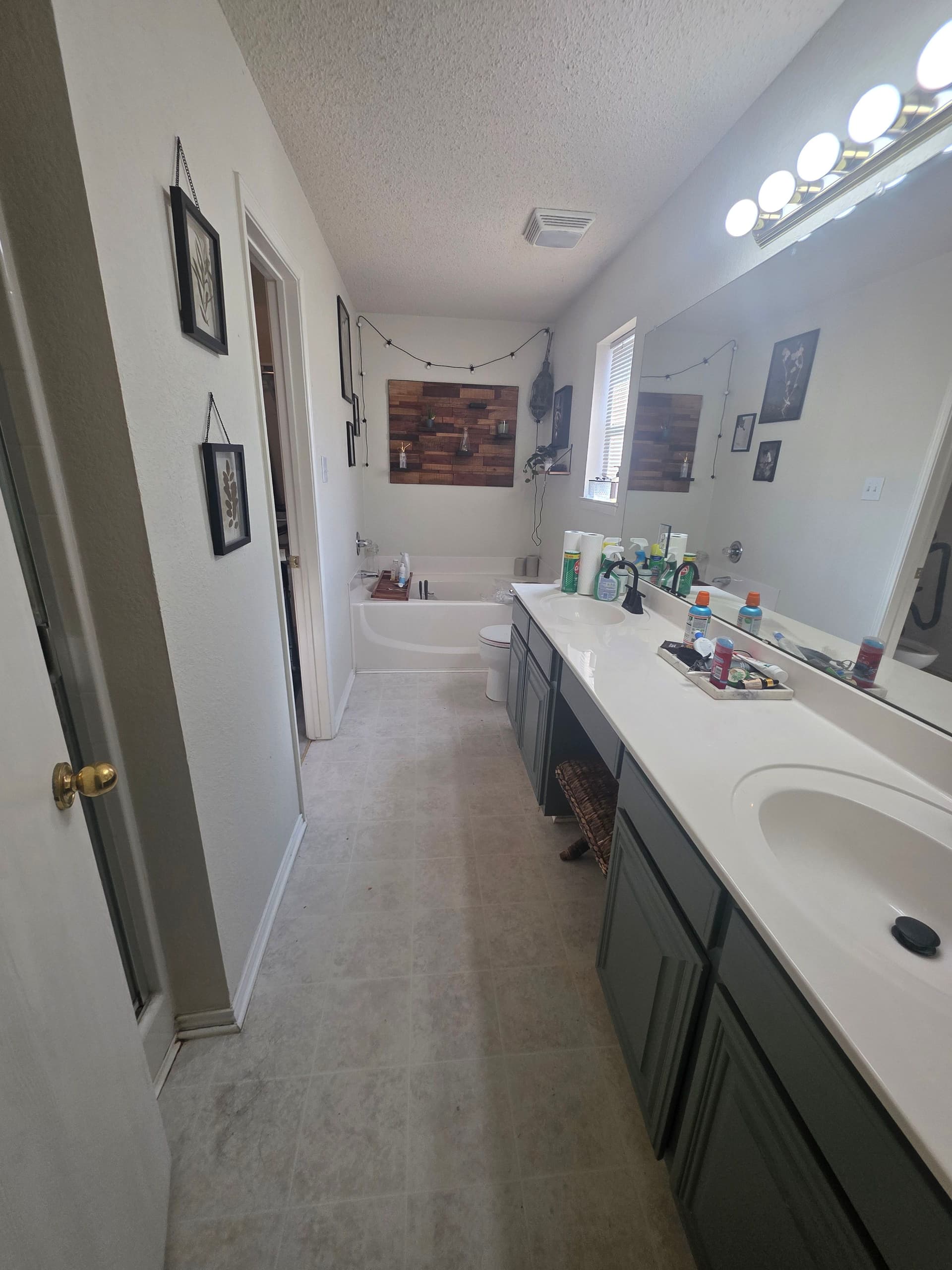 Gallery photos for Comprehensive Home Flooring Revamp with S & M Flooring LLC: Image #4