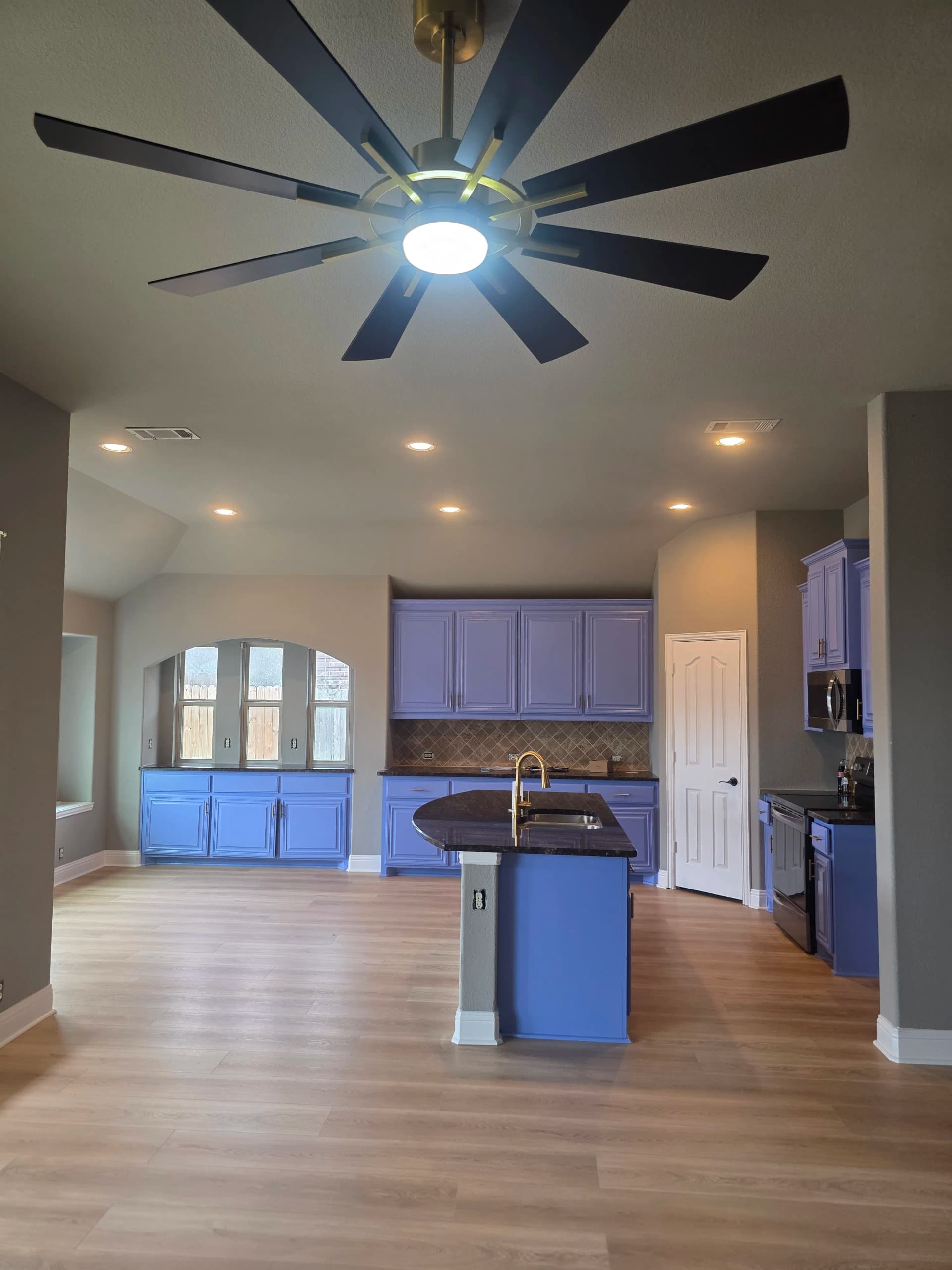 Gallery photos for 1,300 Sq Ft Flooring Install for a Midlothian Family: Image #7