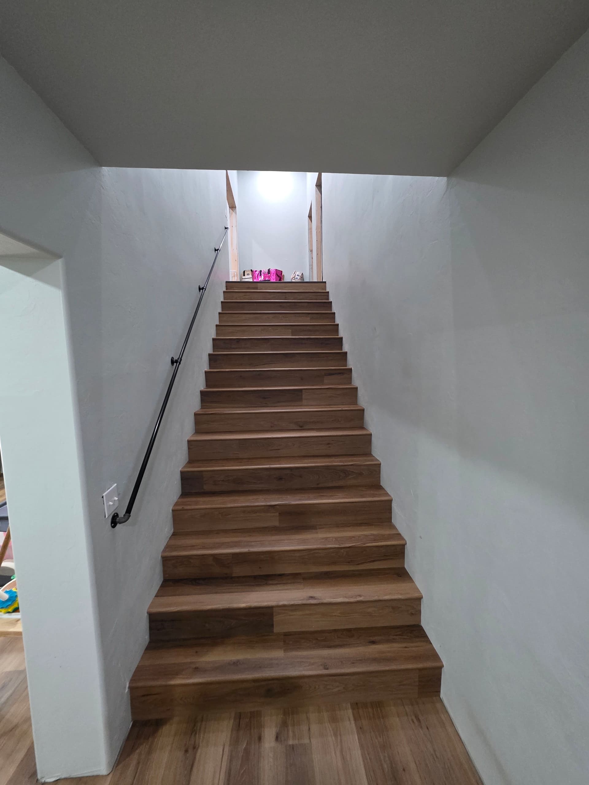 Gallery photos for Stunning Vinyl Flooring Transformation Across 1850 sq ft: Image #7