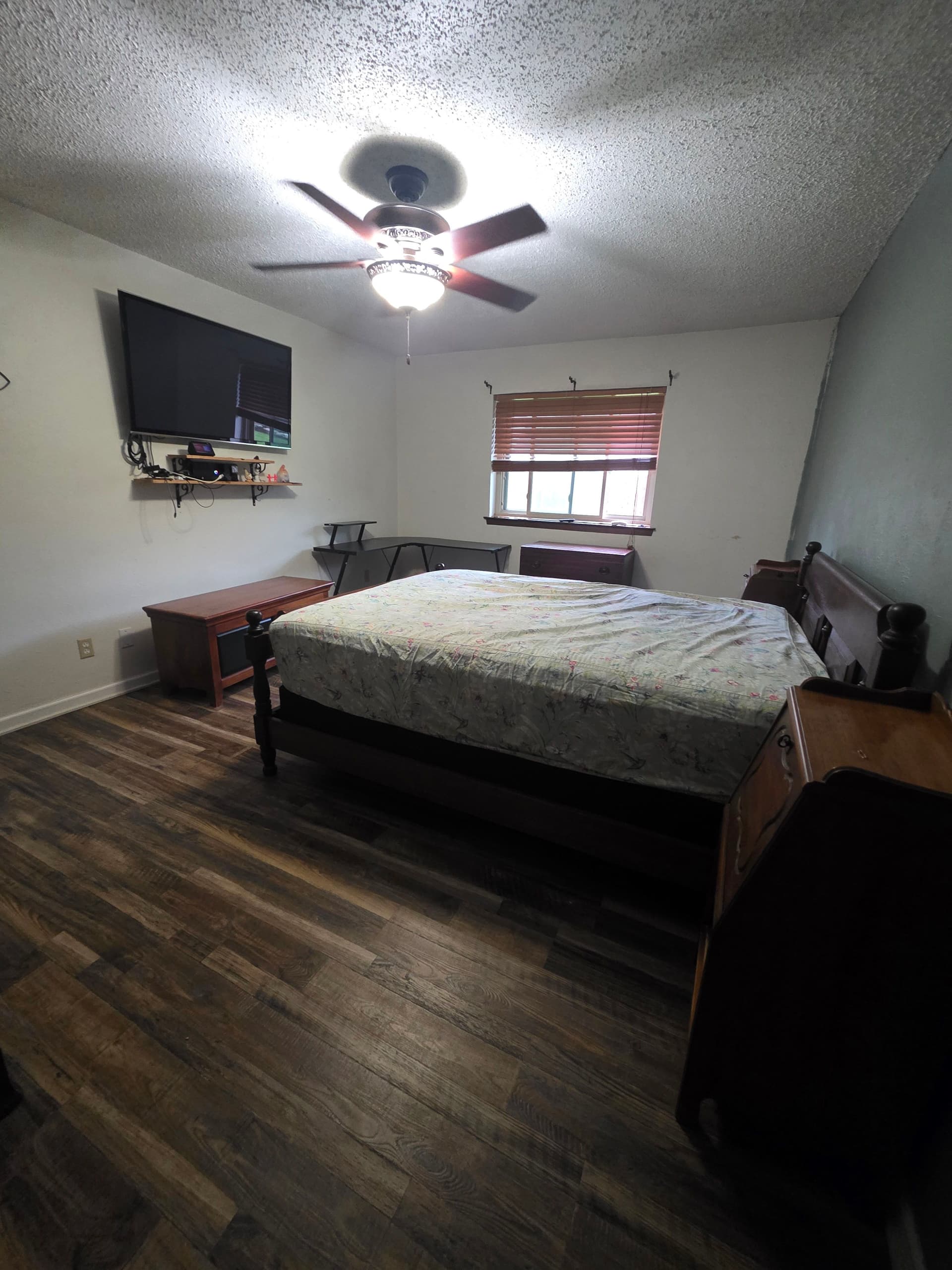 Gallery photos for Whole-Home Hybrid Floor Installation Done Right in Arlington: Image #5