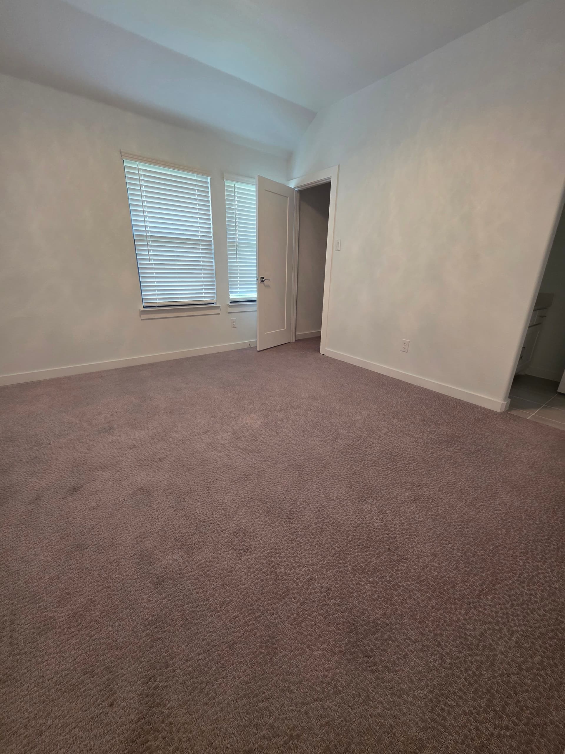 Gallery photos for Carpet Out LVP and Laminate In for This Home Upgrade: Image #6