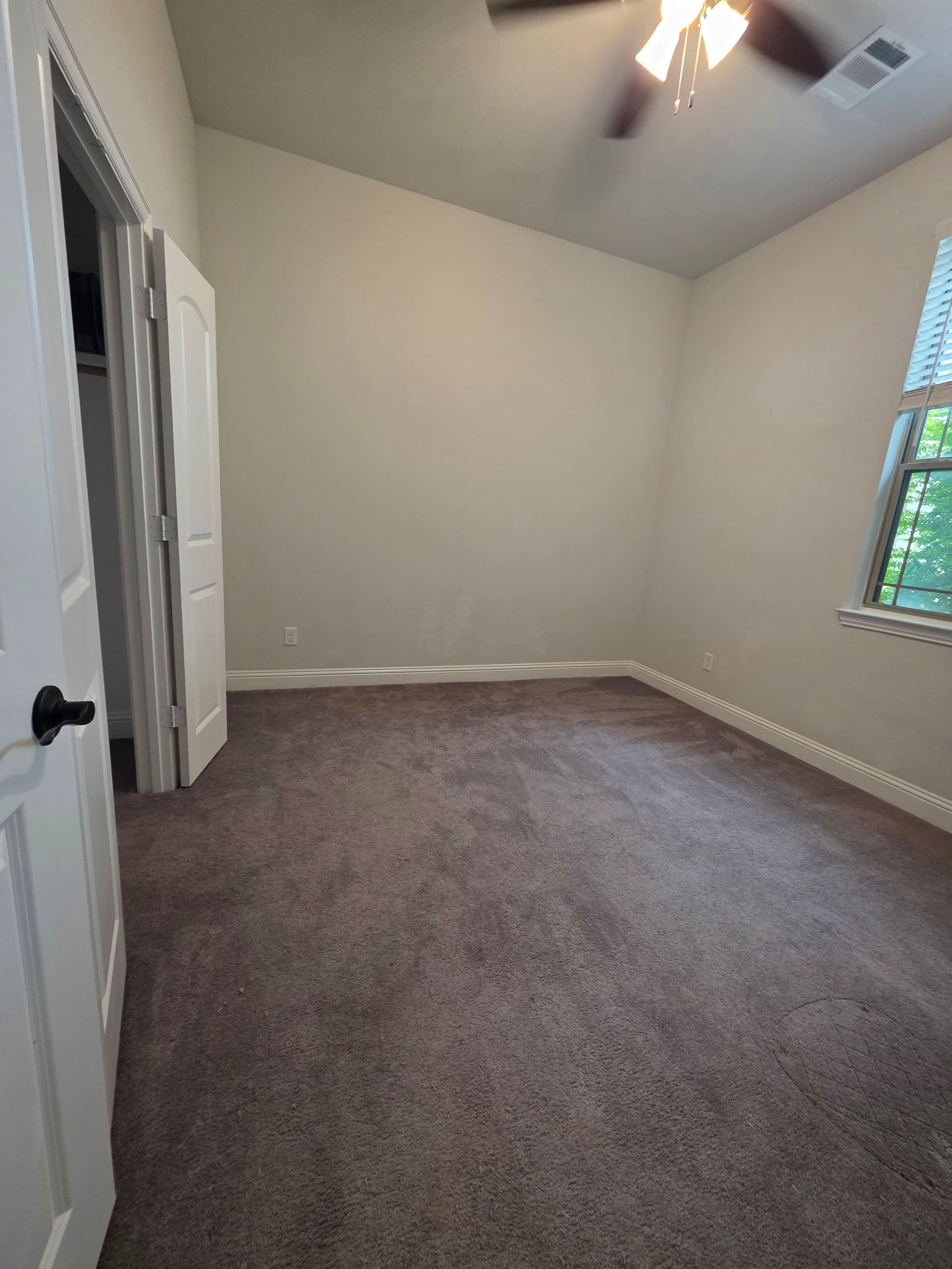 Gallery photos for Carpet Pulled, Vinyl Plank Installed in Waxahachie Home: Image #4