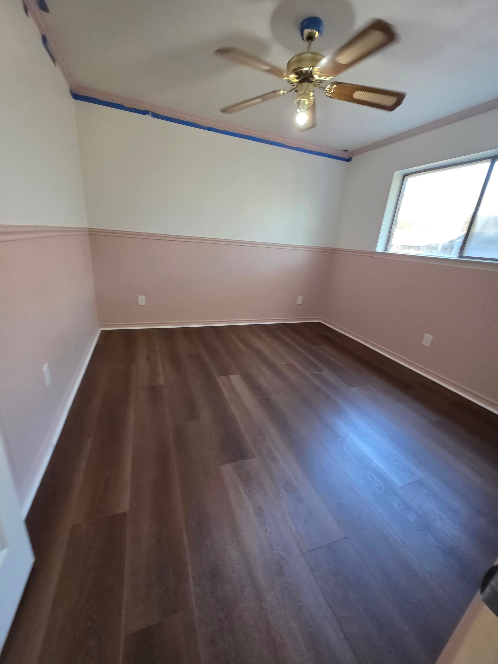 Gallery photos for Vinyl Plank Floors Installed in Two Rooms in Mansfield TX: Image #4