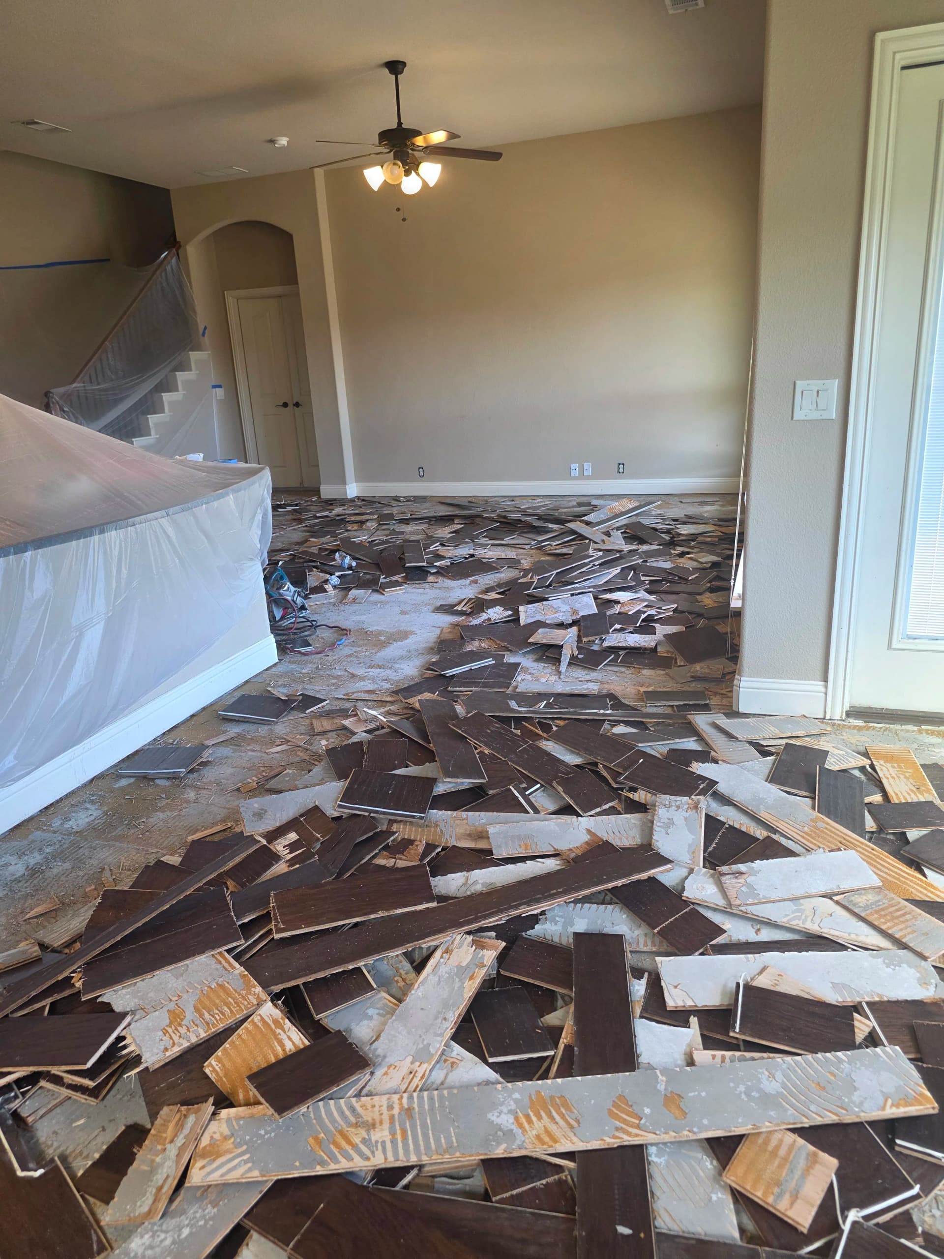 Gallery photos for 1,300 Sq Ft Flooring Install for a Midlothian Family: Image #2