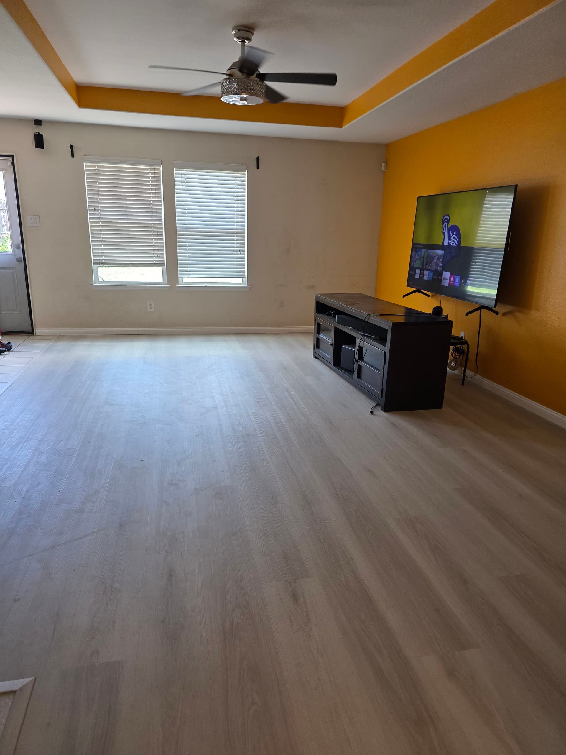 Gallery photos for Luxury Vinyl Plank Floor Installation in Fort Worth Home: Image #8