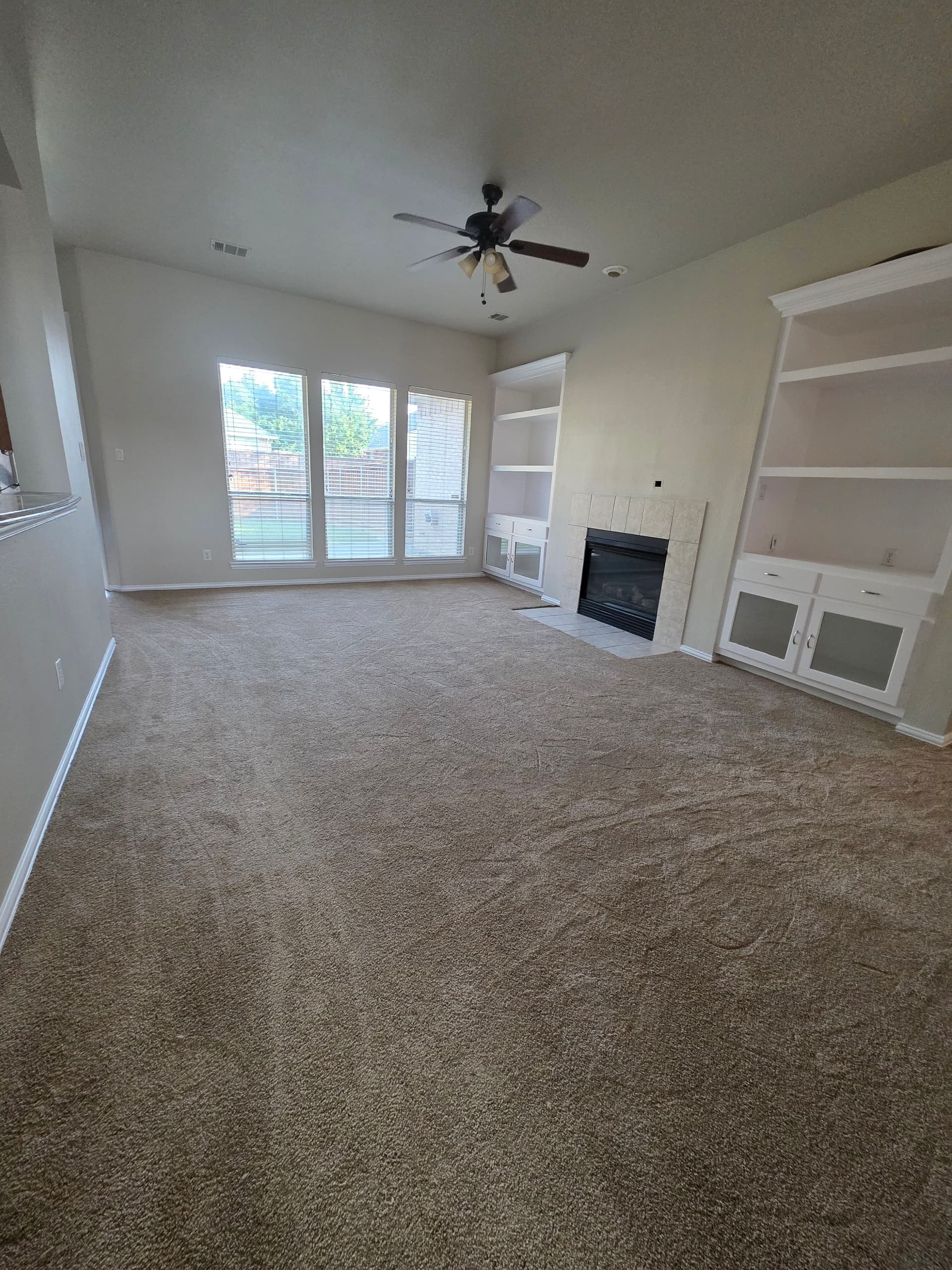 Gallery photos for Full Home Carpet Installation in Plano TX: Image #4