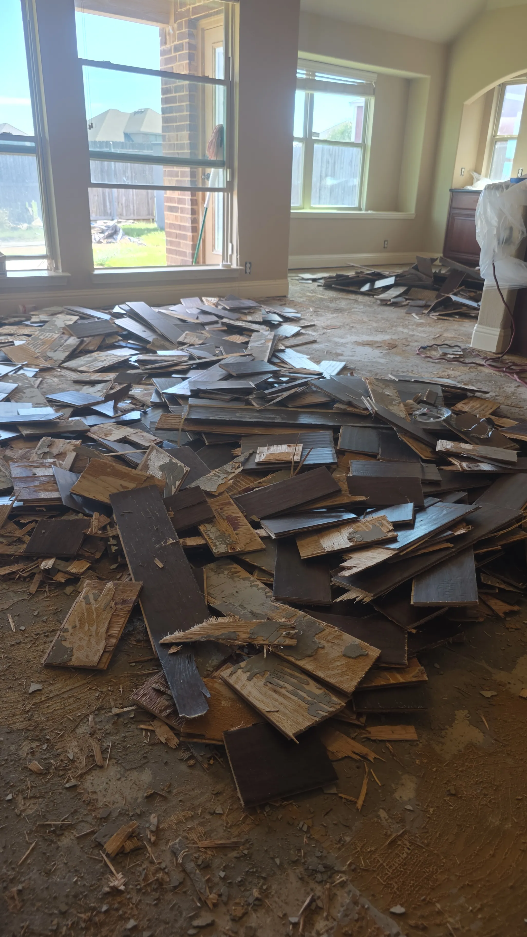 Gallery photos for 1,300 Sq Ft Flooring Install for a Midlothian Family: Image #3