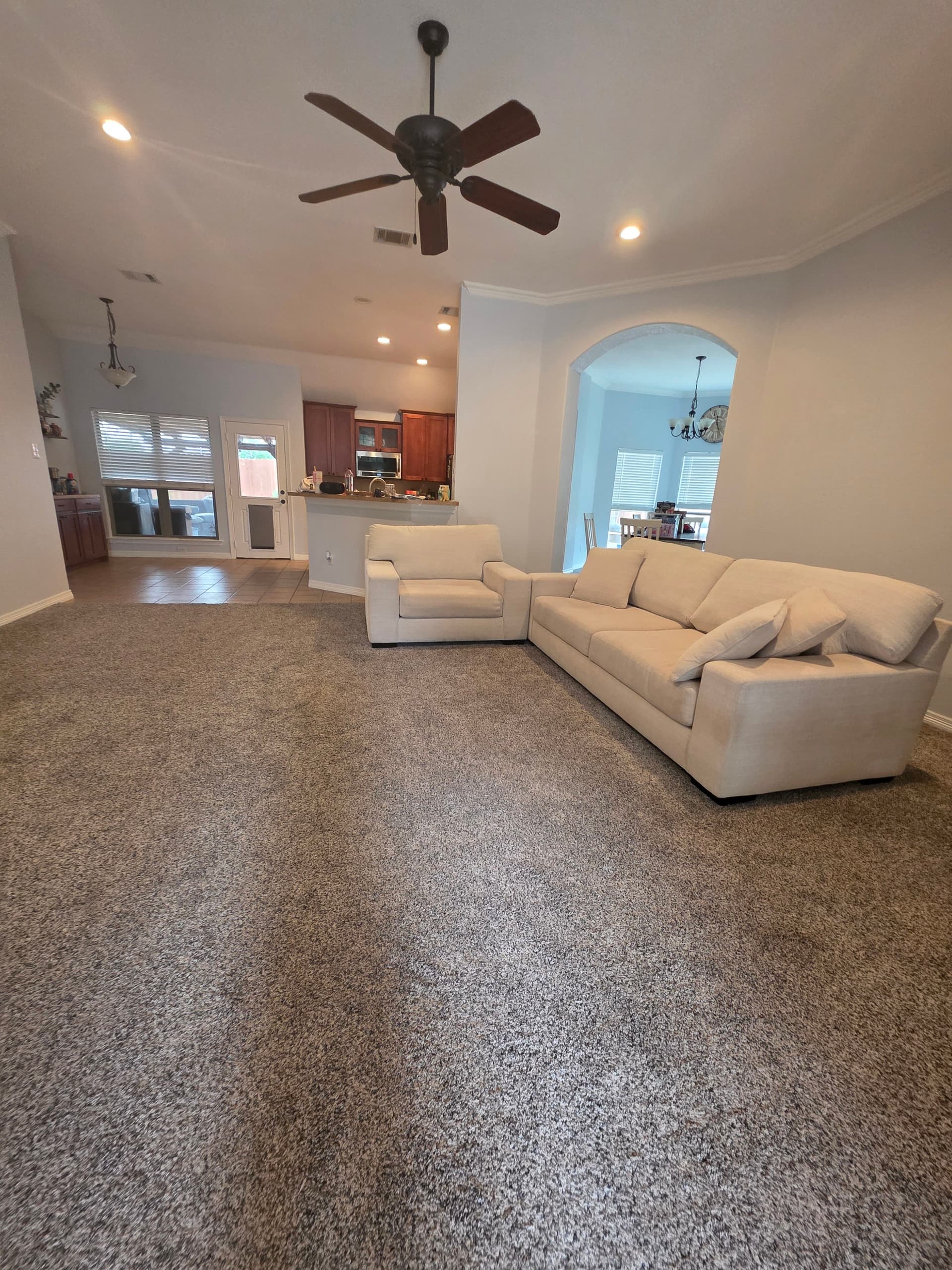 Gallery photos for Waxahachie Home Gets a Full Floor Overhaul With Water-Resistant Laminate: Image #2