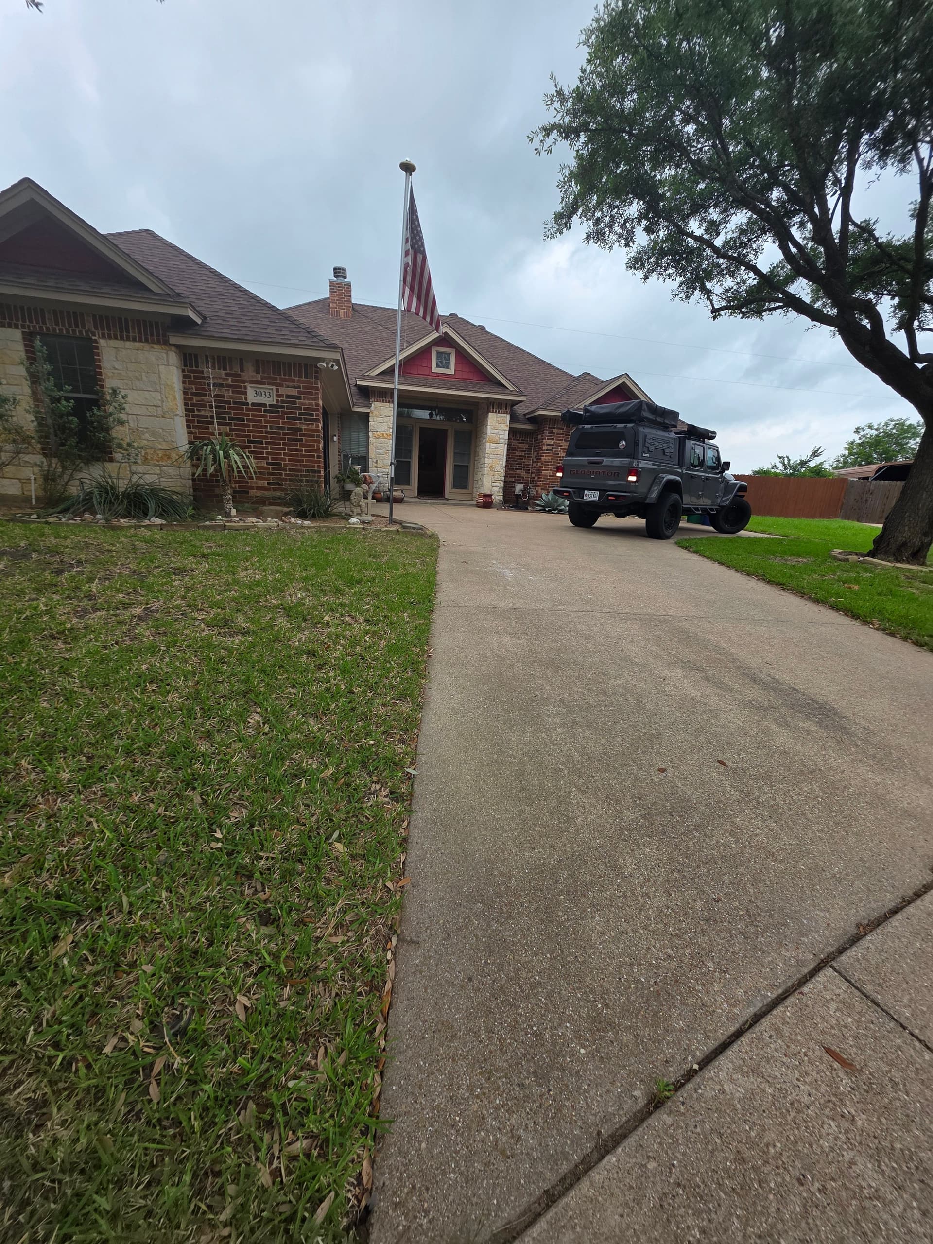Waxahachie Home Gets a Full Floor Overhaul With Water-Resistant Laminate image