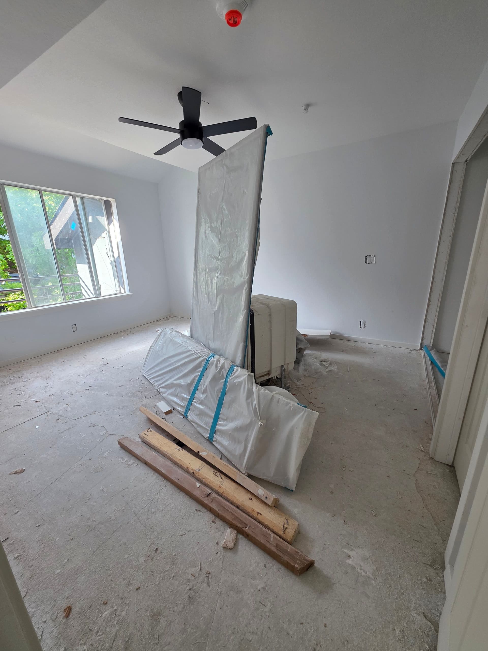 Gallery photos for Fresh Carpet Installation Across Multiple Dallas Apartments: Image #1