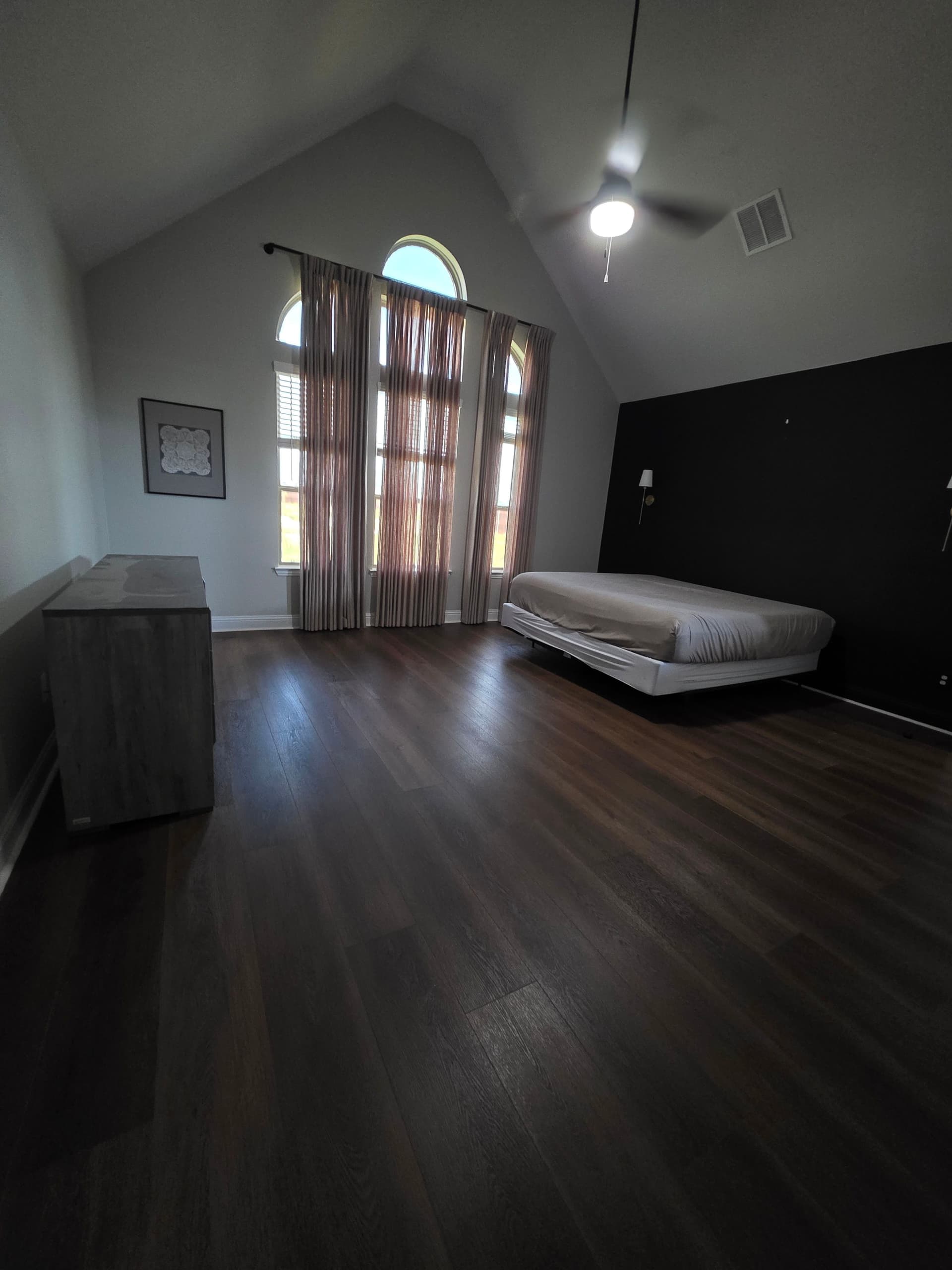 Gallery photos for Carpet Pulled, Vinyl Plank Installed in Waxahachie Home: Image #3