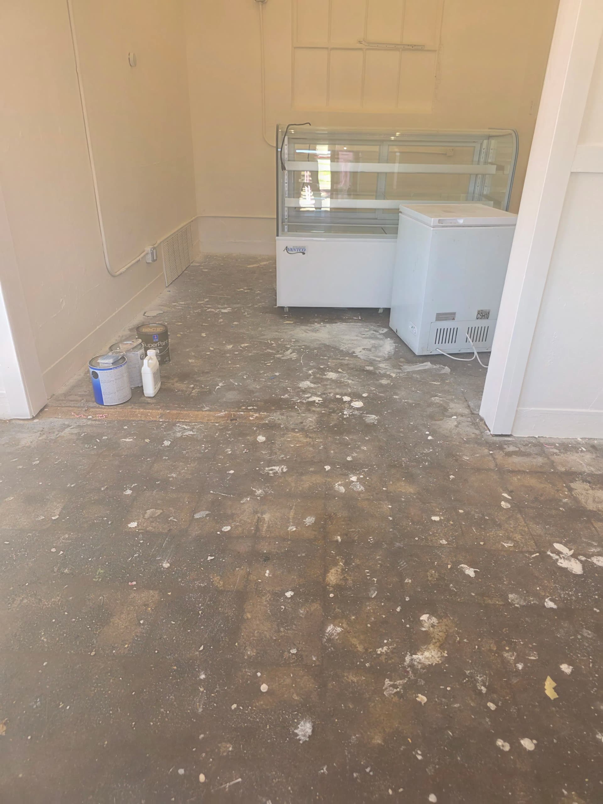 Gallery photos for Commercial Plank Flooring Install at Bittersweet Bakery in Waxahachie: Image #1
