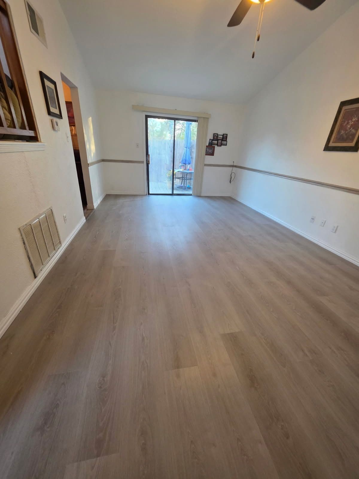 Gallery photos for Revamp Your Rooms with Cozy Carpets and Sleek Floors: Image #3