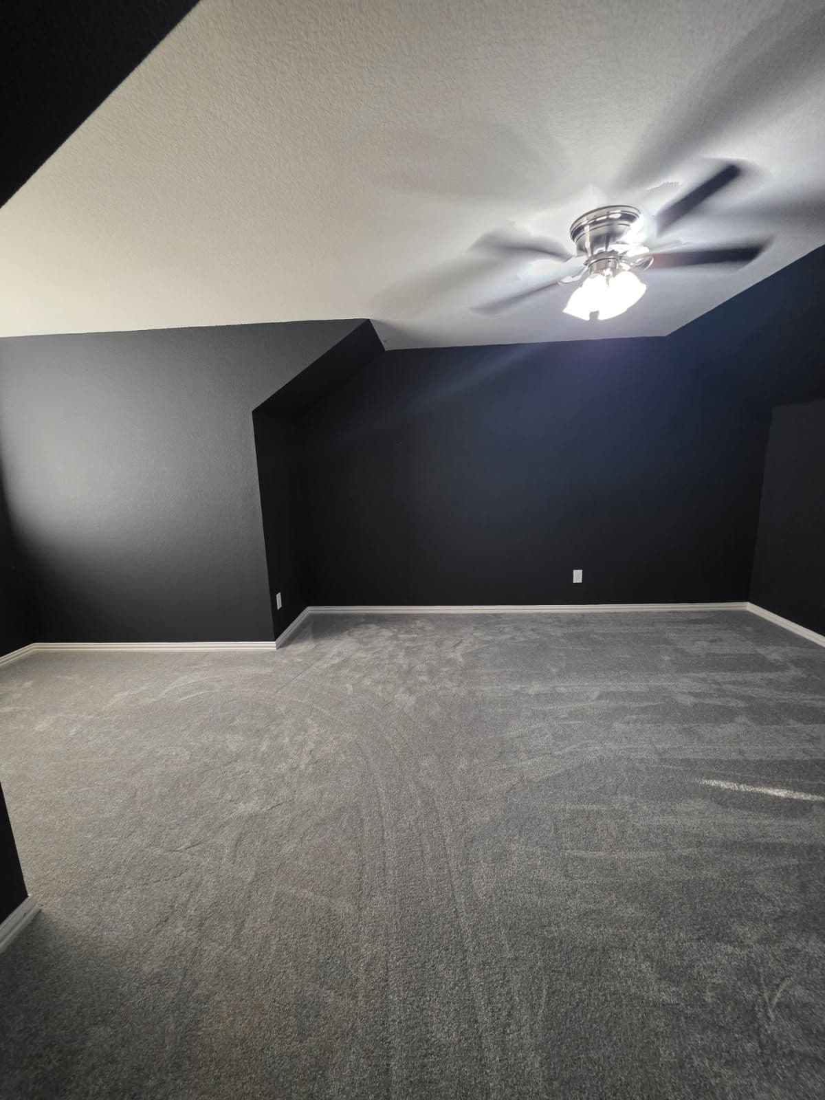 Gallery photos for Comfort and Style with New Carpet Installation in Rhome: Image #3