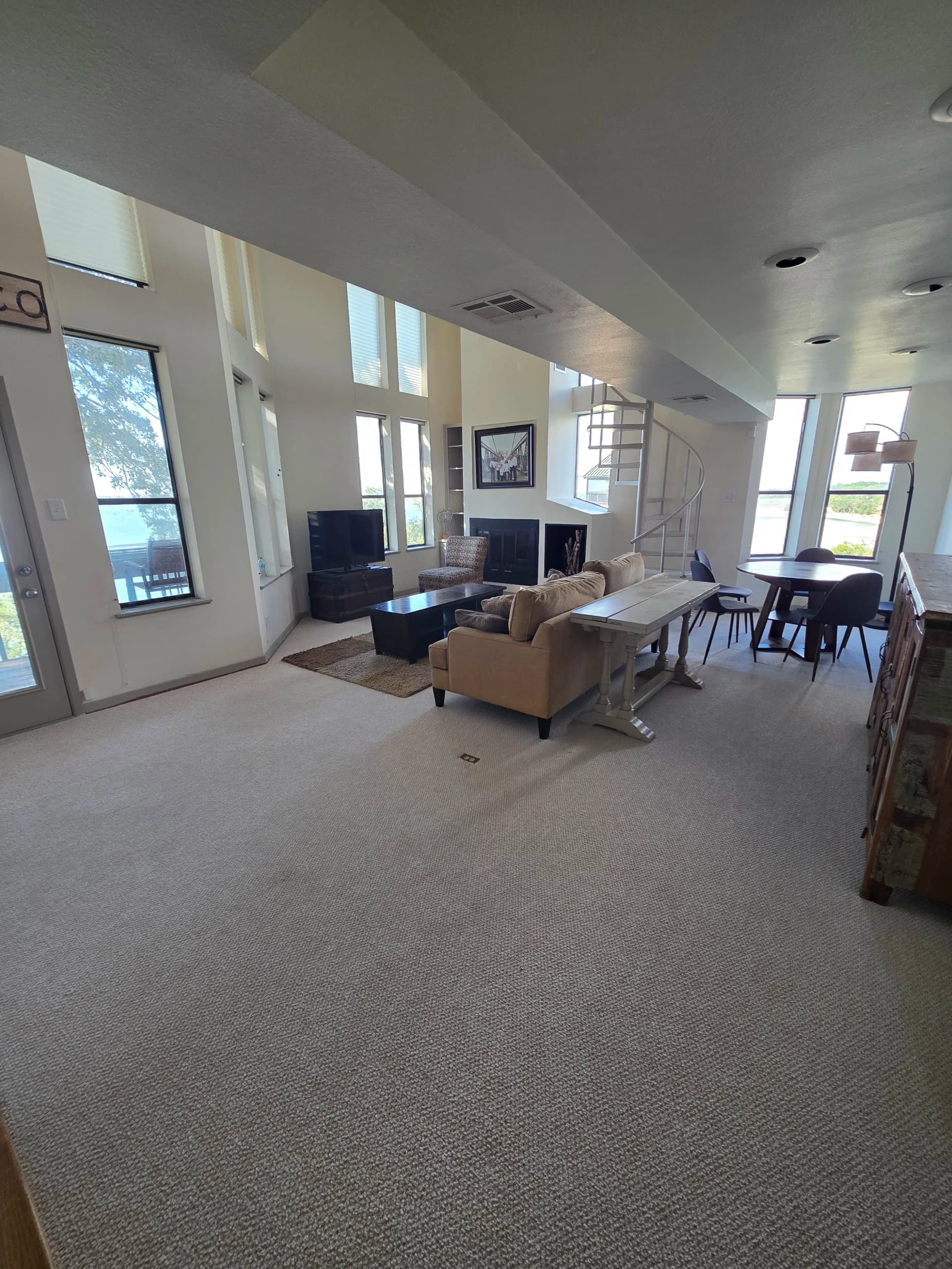 Gallery photos for 100 Yards of Berber Carpet Installed at Lake Waco Home: Image #5