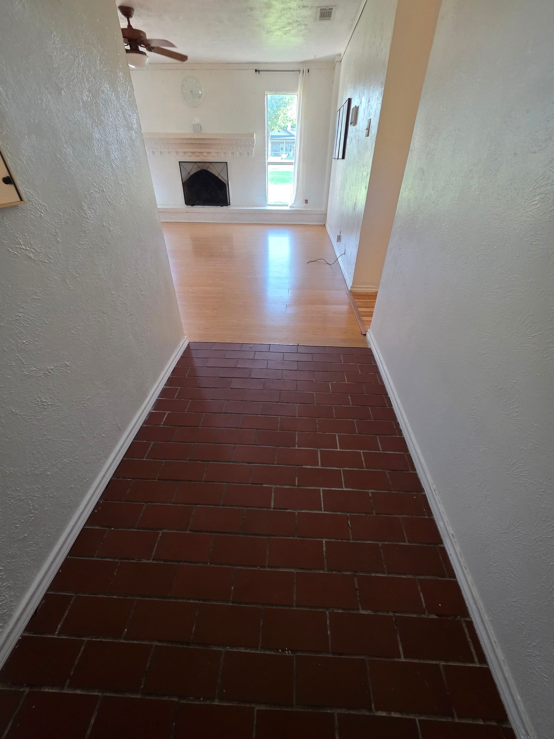 Gallery photos for Laminate Flooring Demo and Install in Waxahachie TX: Image #1