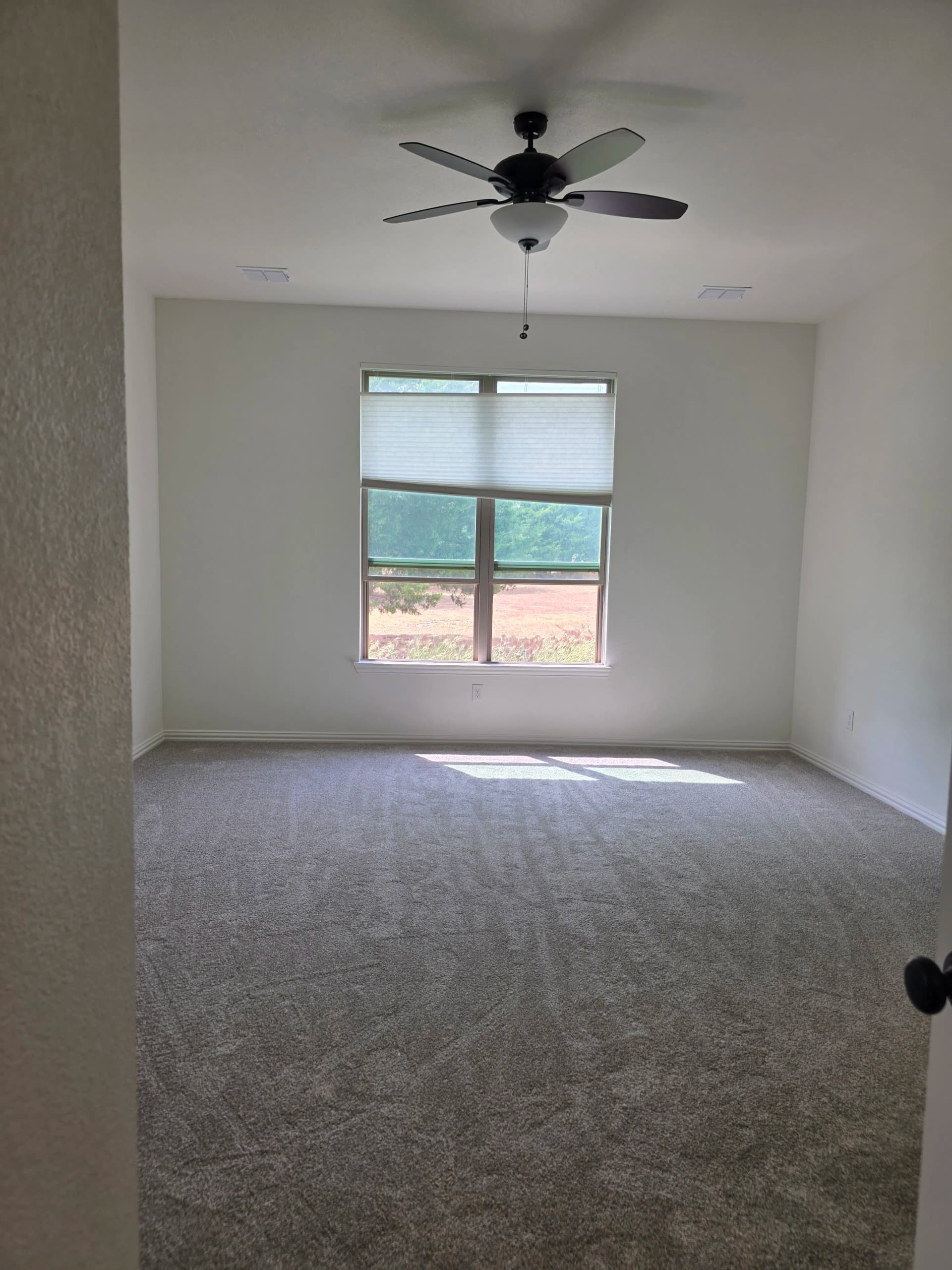 160 Yards of Fresh Carpet Installed in Waxahachie Overnight image