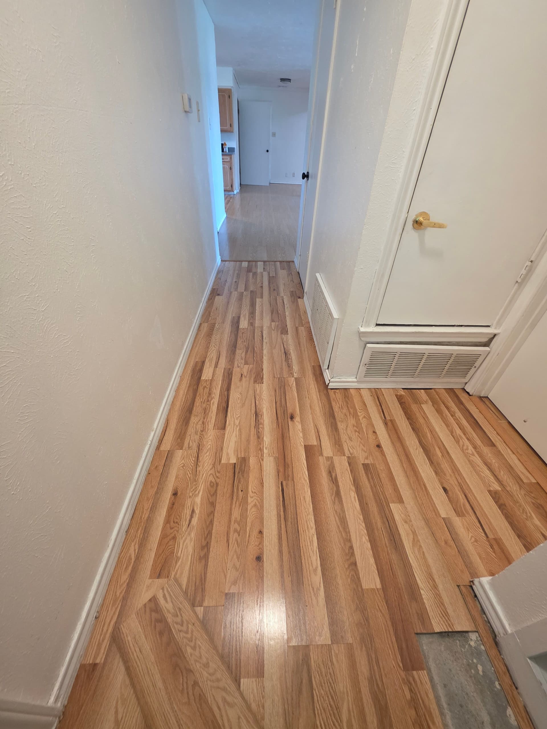 Gallery photos for Laminate Flooring Demo and Install in Waxahachie TX: Image #3