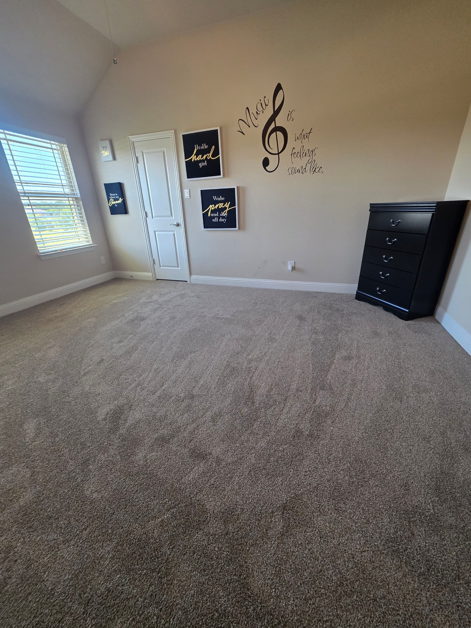 Gallery photos for Full Second Floor Carpet Replacement in Allen TX: Image #5