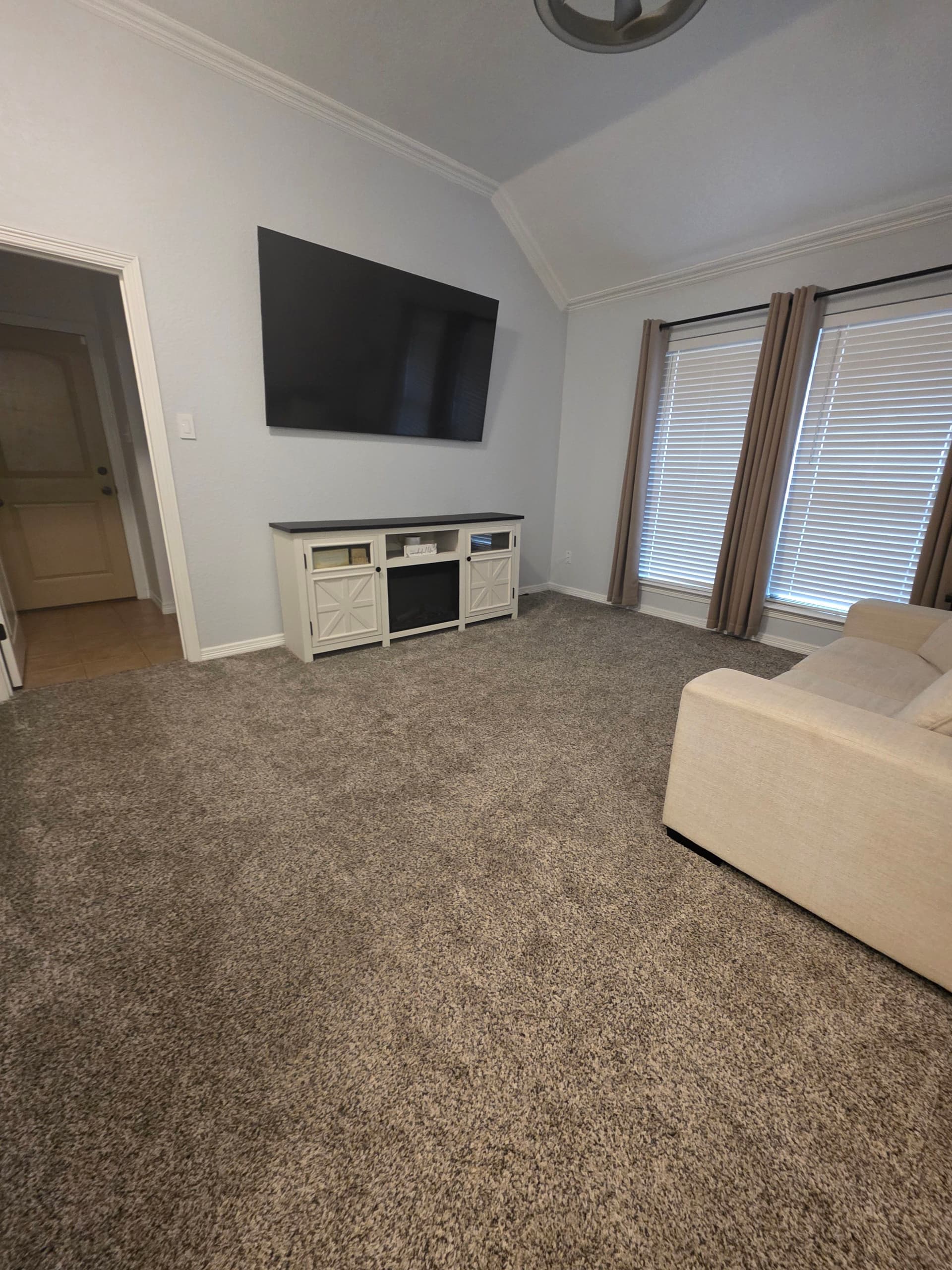 Gallery photos for Laminate Flooring and Carpet Installation in Waxahachie: Image #8