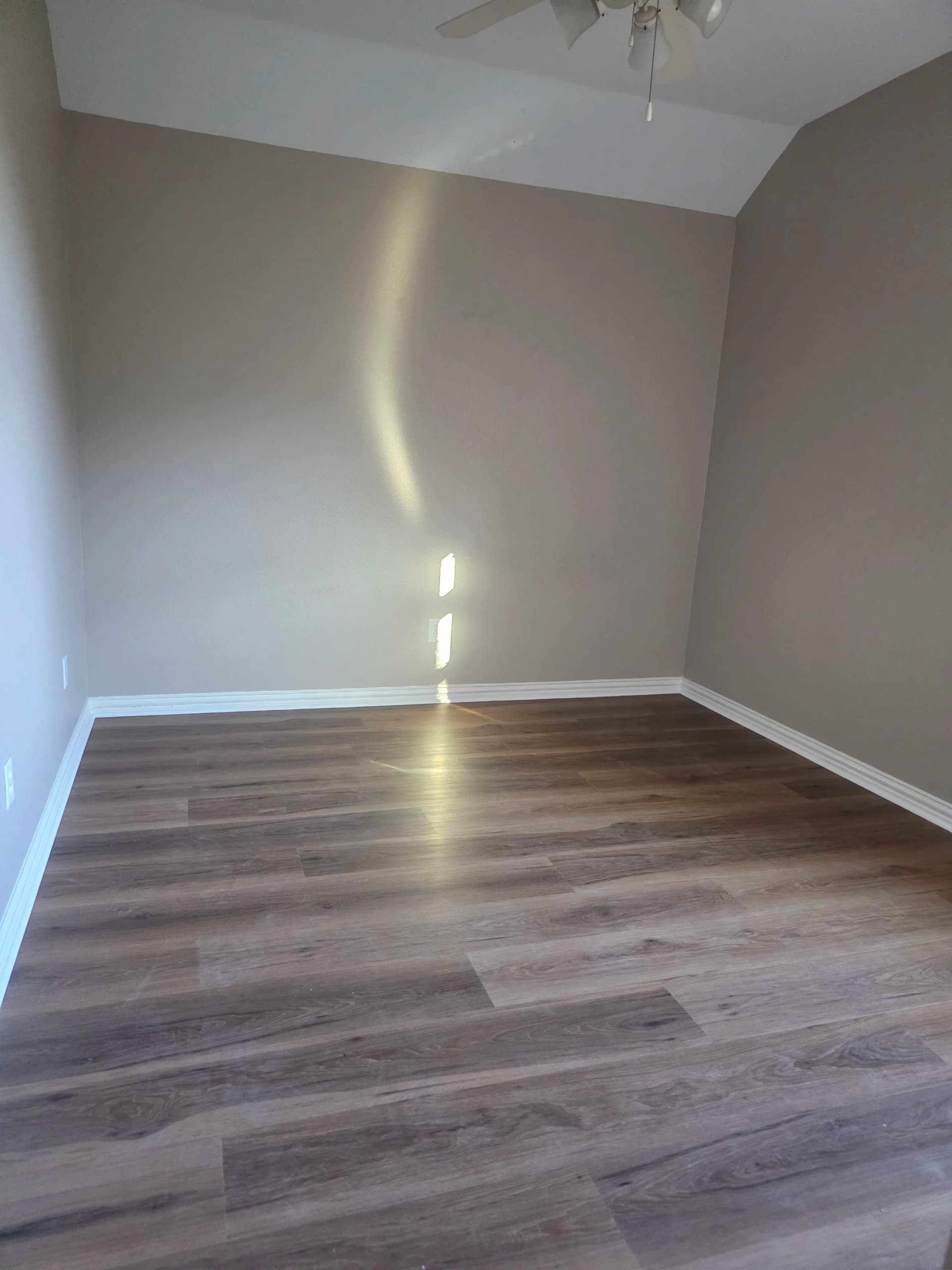 Gallery photos for Over 1,500 Sq Ft of Plank Flooring Completed in Midlothian Before Move-In: Image #6