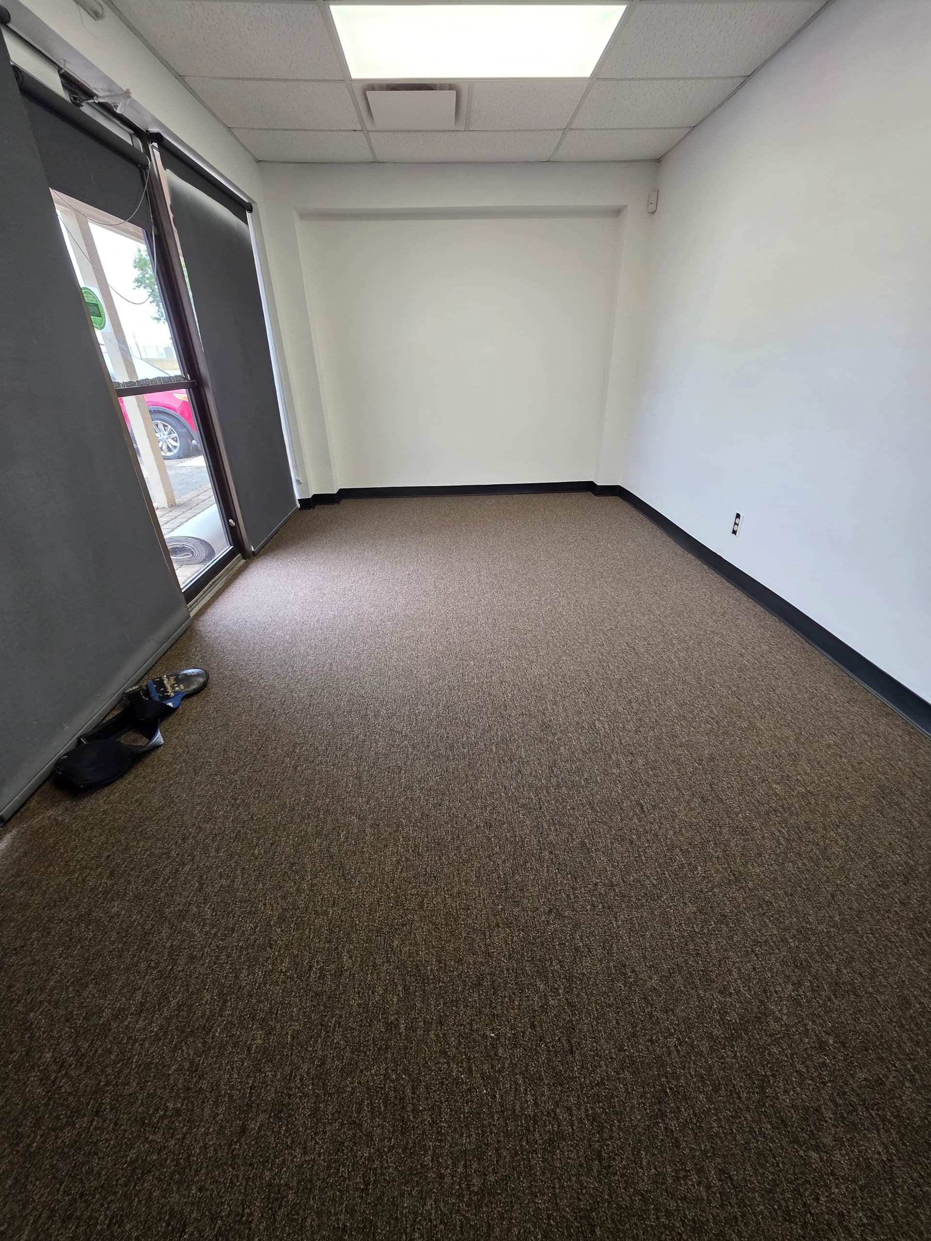 Gallery photos for 190 Sq Yds of Glue-Down Commercial Carpet Installed in Arlington: Image #5