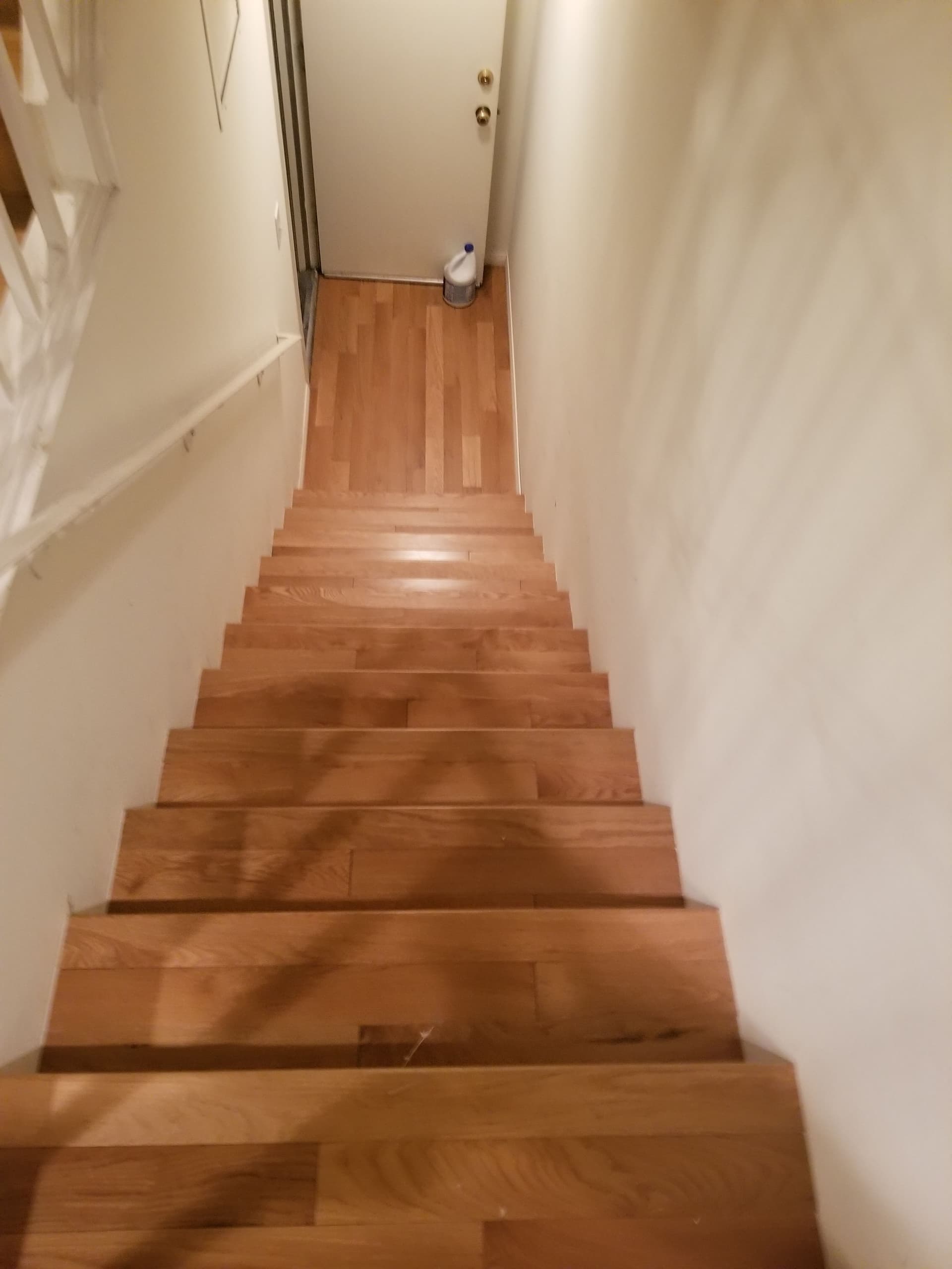 Gallery photos for Solid Hardwood Floors and Hollywood Staircase in Dallas Townhome: Image #5