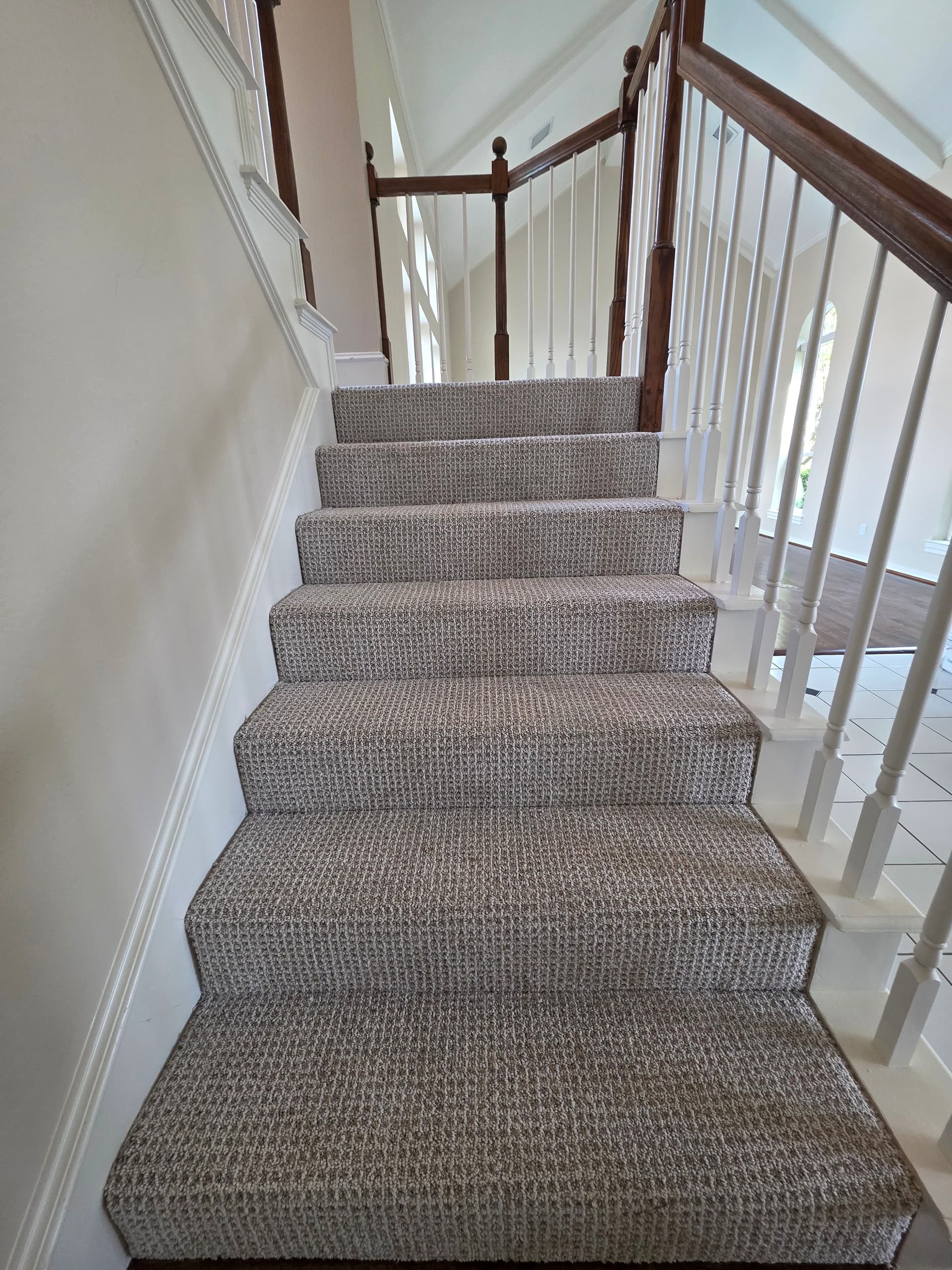 Gallery photos for 145 Yards of Berber Carpet Installed in a Single Day: Image #2