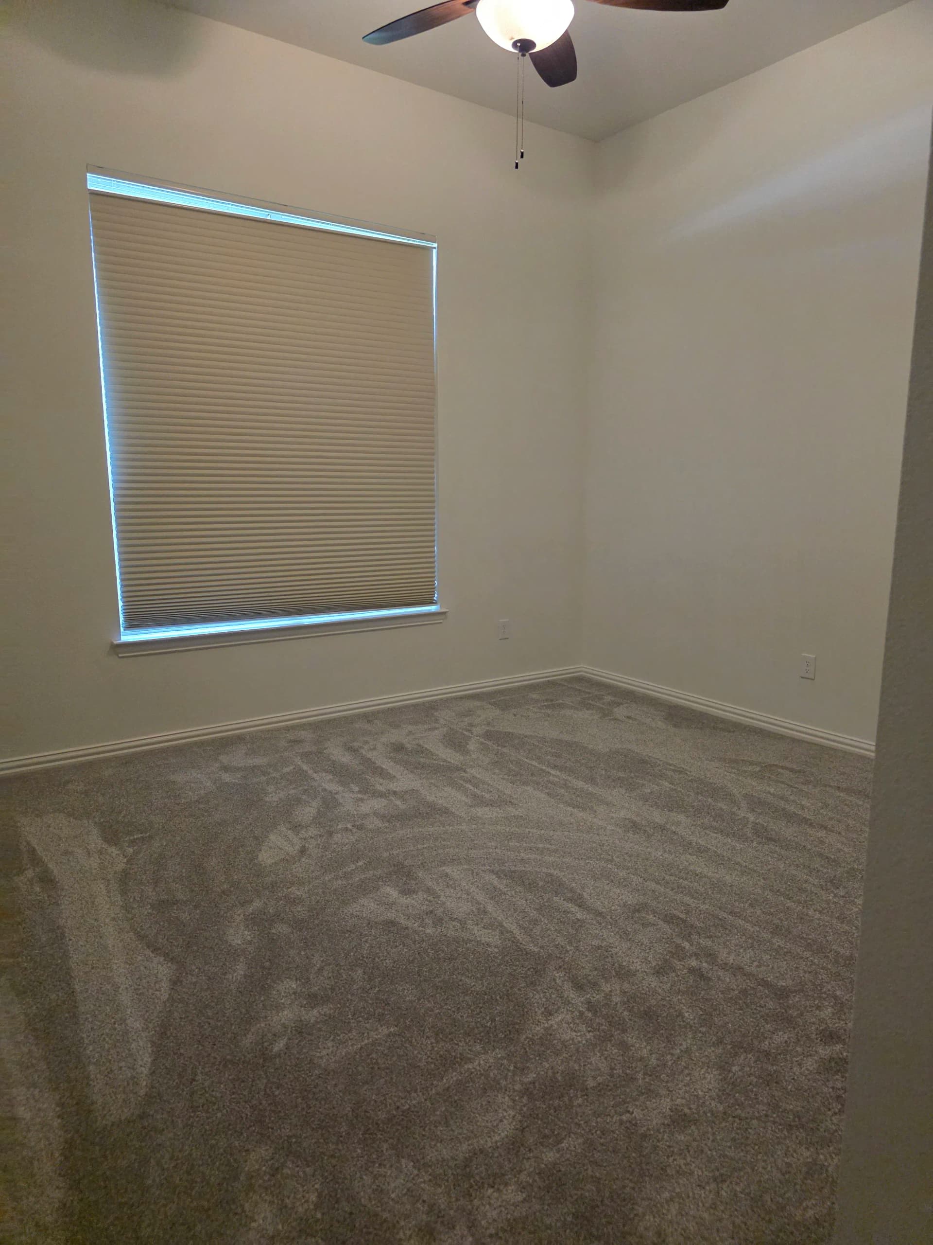 Gallery photos for 160 Yards of Fresh Carpet Installed in Waxahachie Overnight: Image #6