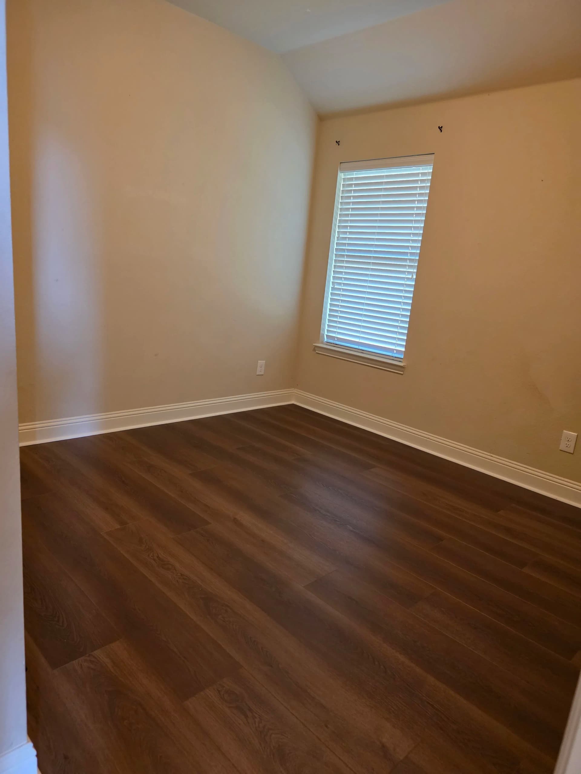 Gallery photos for Carpet to LVP Bedroom Flooring Install in Midlothian: Image #8