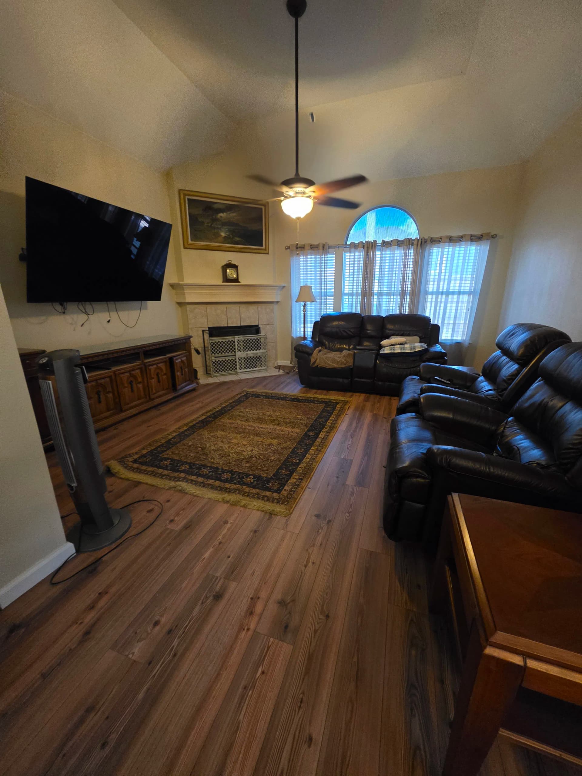 Gallery photos for 1,350 Sq Ft Luxury Vinyl Plank Install in McKinney TX: Image #6