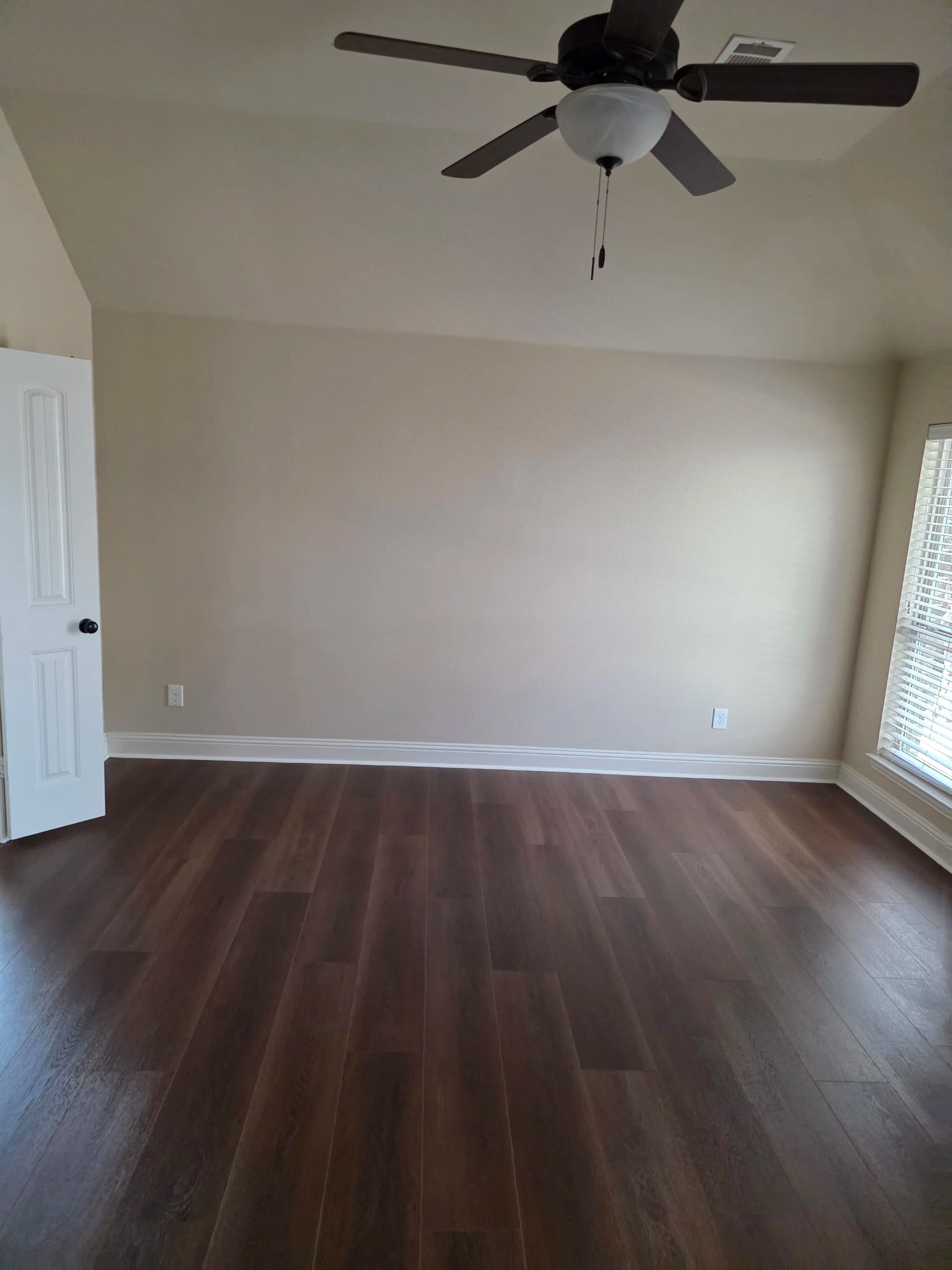 Gallery photos for Carpet to LVP Bedroom Flooring Install in Midlothian: Image #9