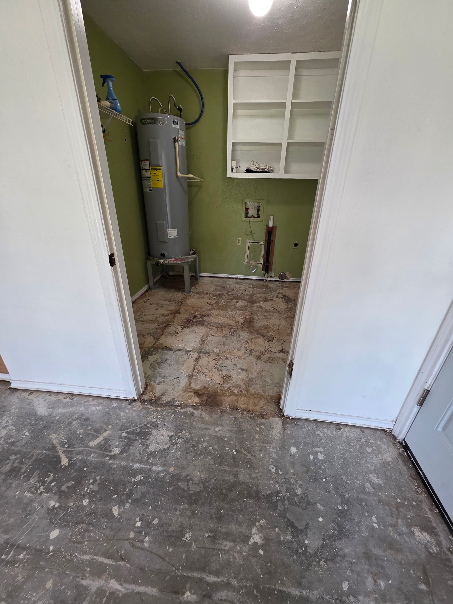 Gallery photos for Laminate Flooring Demo and Install in Waxahachie TX: Image #6