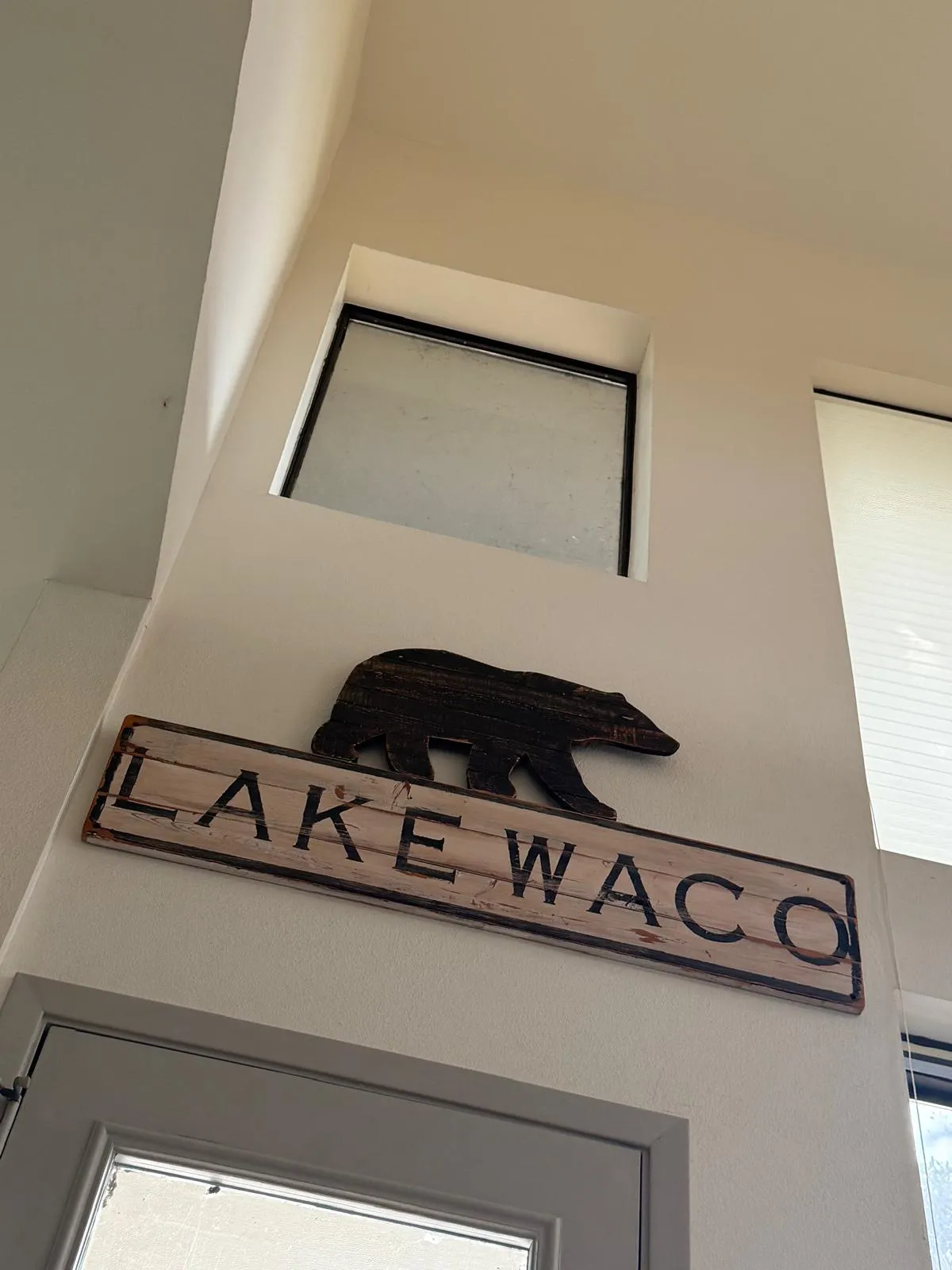 Gallery photos for 100 Yards of Berber Carpet Installed at Lake Waco Home: Image #9
