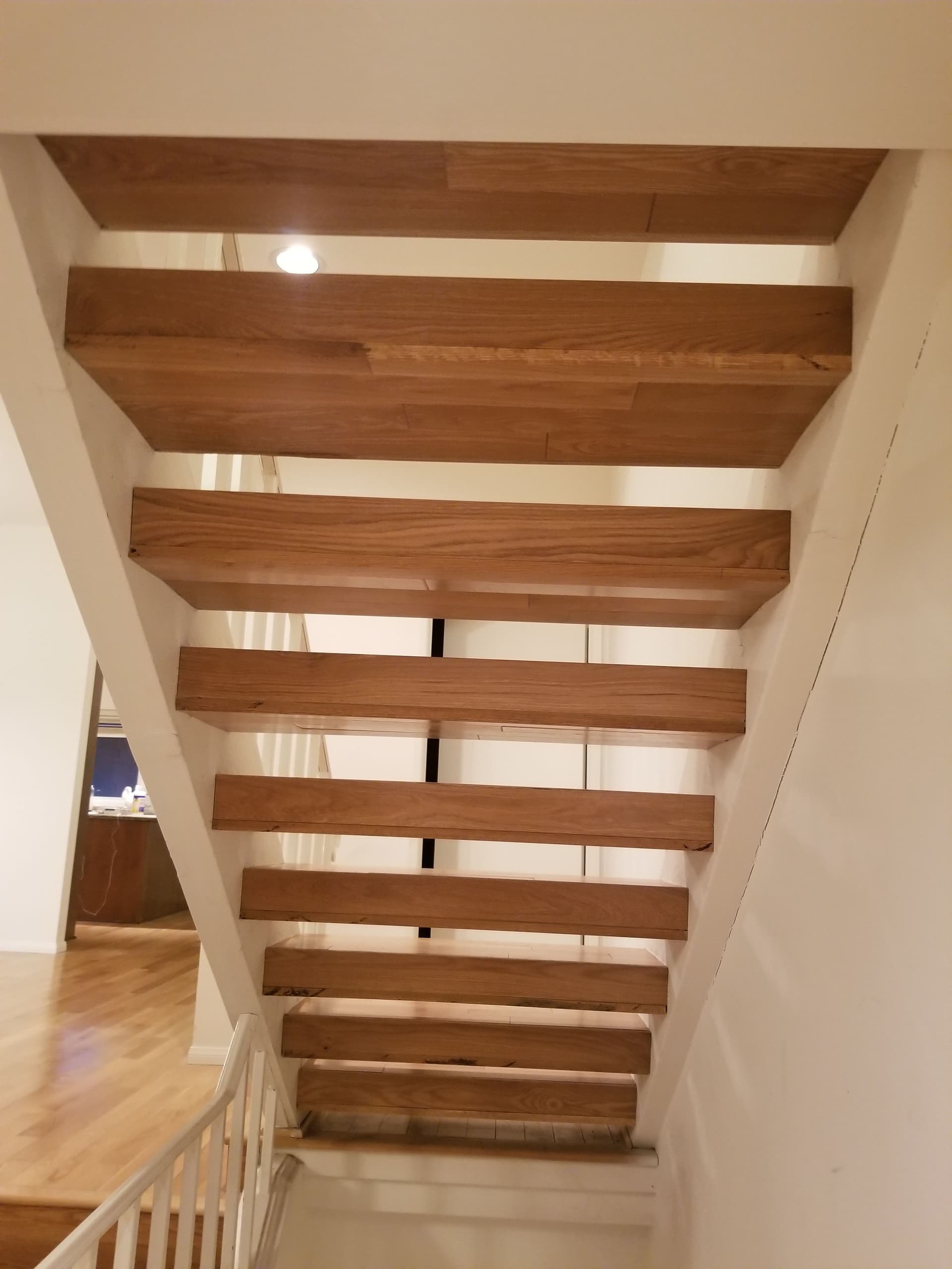 Gallery photos for Solid Hardwood Floors and Hollywood Staircase in Dallas Townhome: Image #3