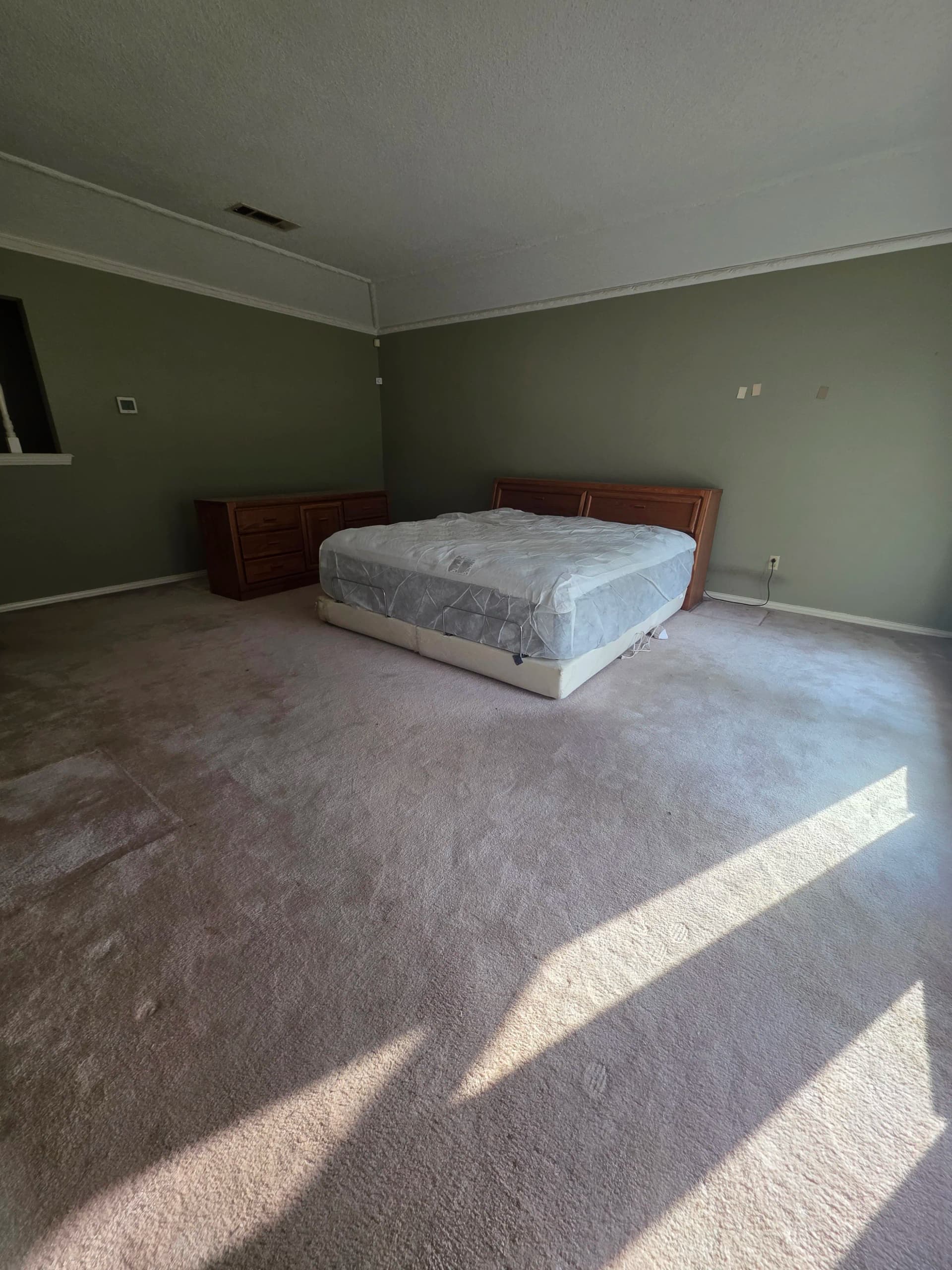 Gallery photos for 12mm Hybrid Flooring Installed in Duncanville Master Bedroom and Closet: Image #1