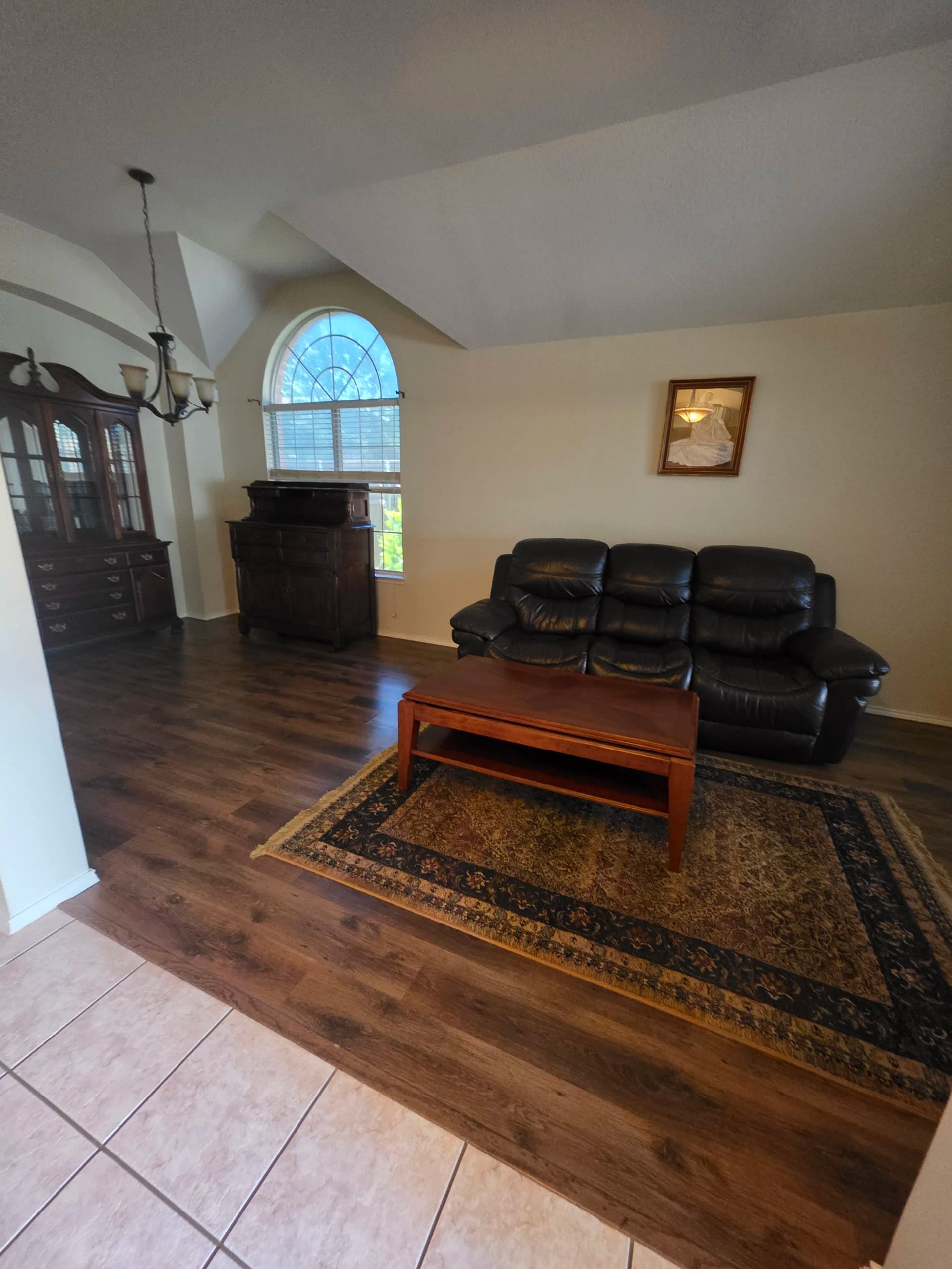 Gallery photos for 1,350 Sq Ft Luxury Vinyl Plank Install in McKinney TX: Image #2