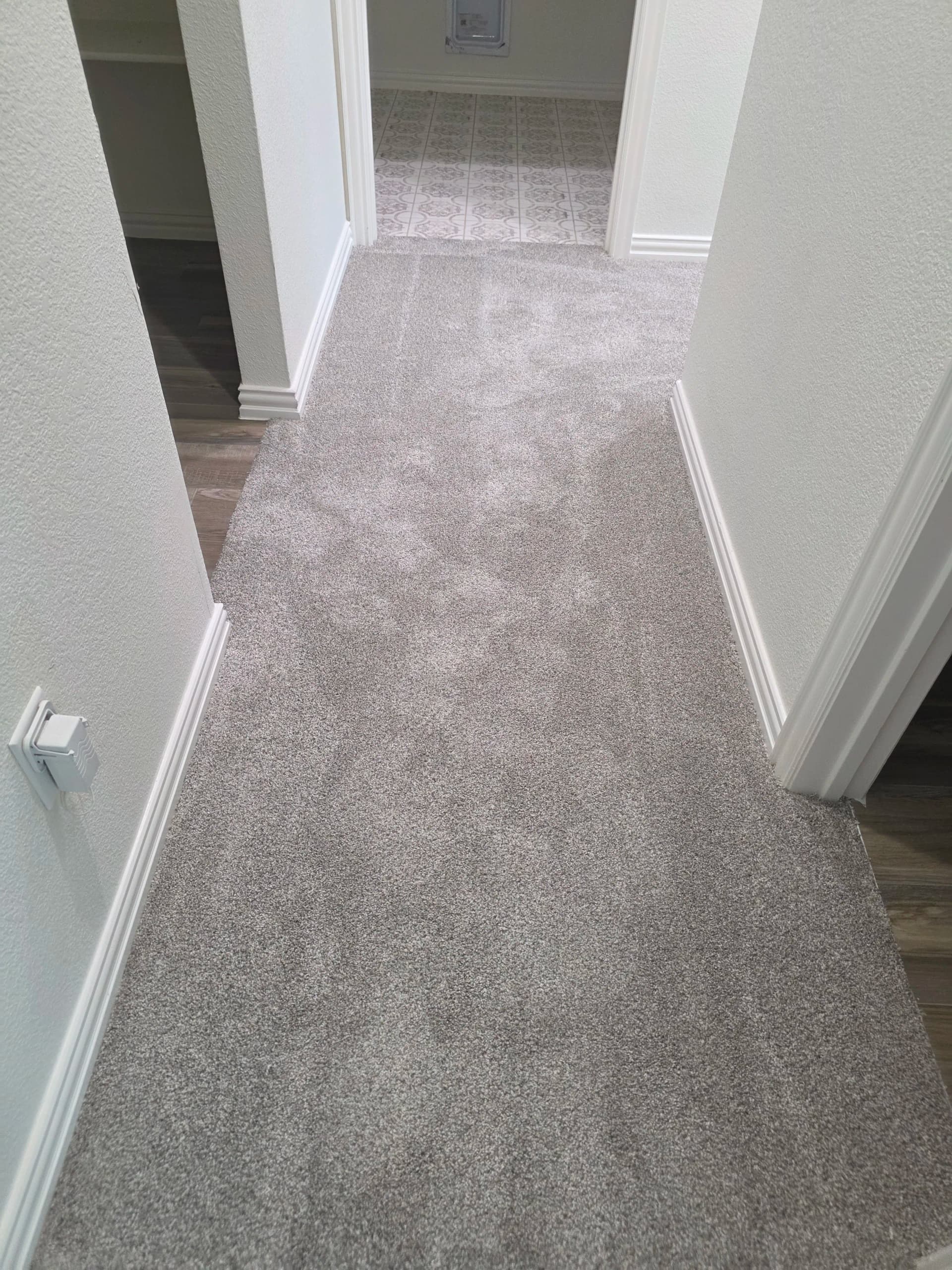 Gallery photos for 160 Yards of Fresh Carpet Installed in Waxahachie Overnight: Image #2
