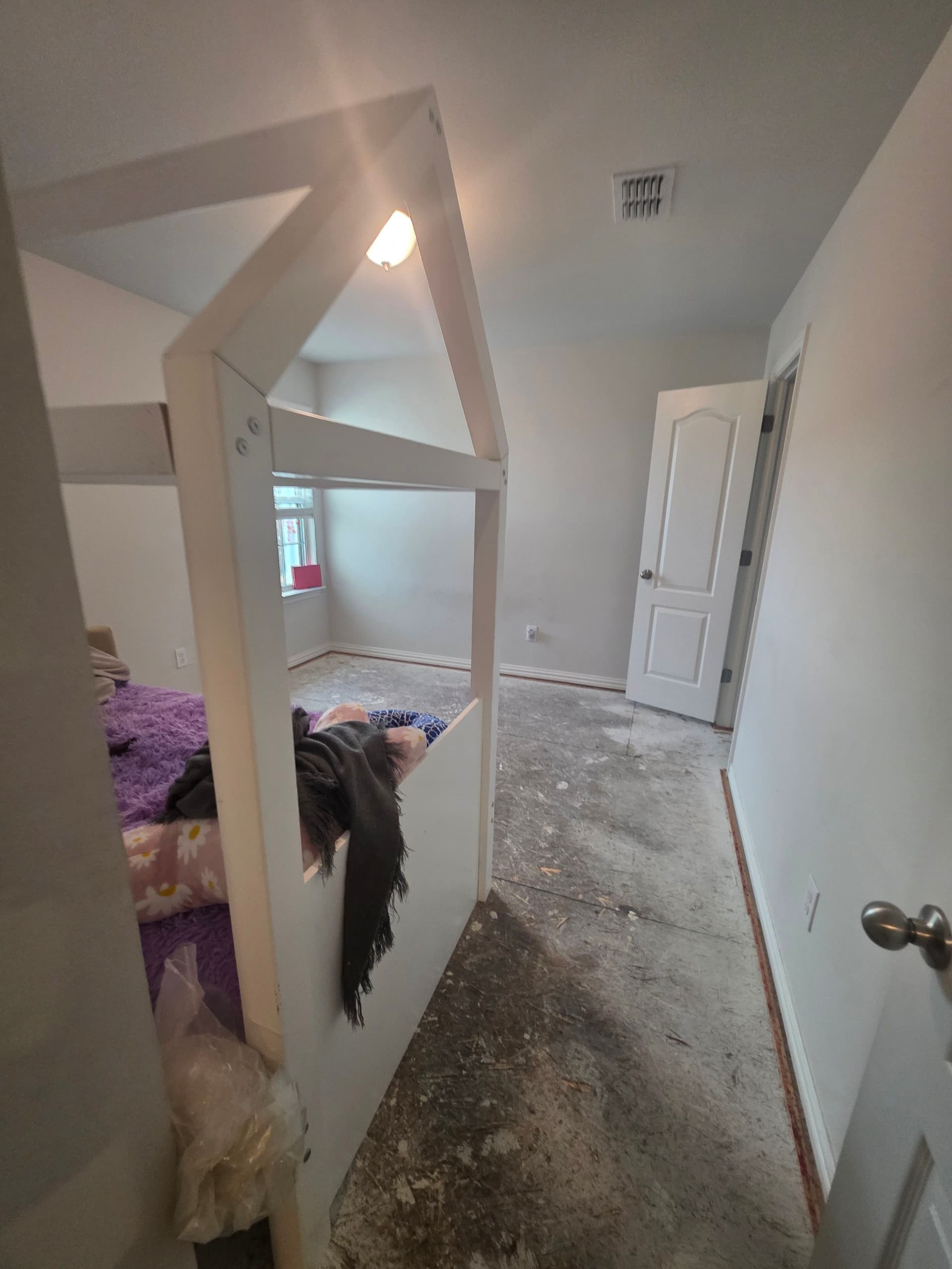 Gallery photos for Elevated Home Comfort with Mohawk Carpet Installation: Image #3